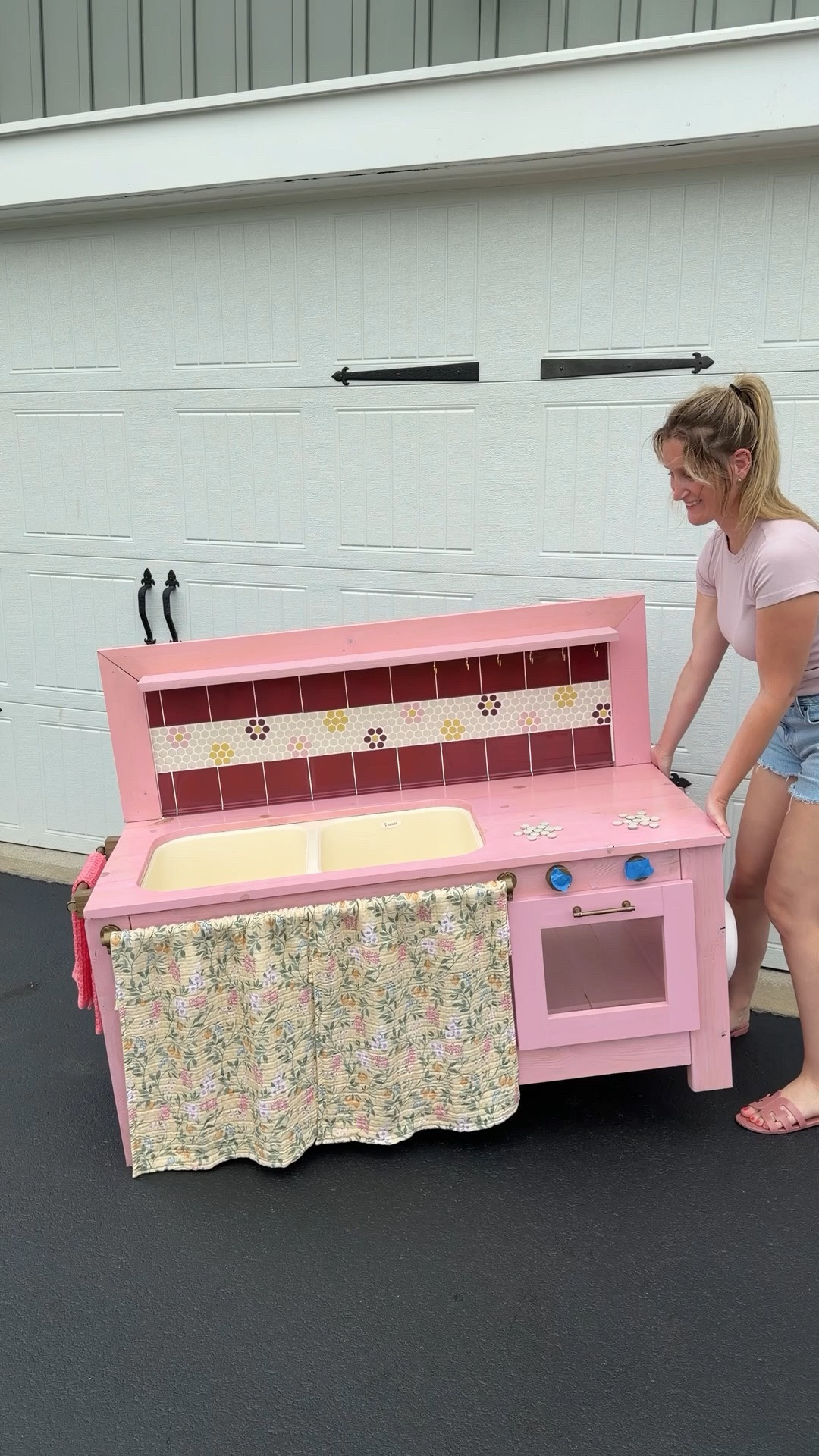 The play kitchen is ready!! I liked what I could but most of the items were found at Homegoods or Hobby Lobby!