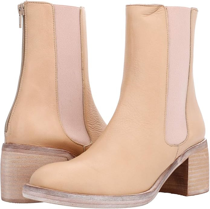Free People Essential Chelsea Boot | Amazon (US)