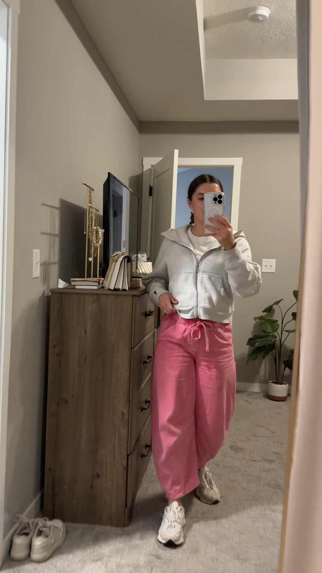 Teacher ootd
Everything true to size

Ootd, fall fashion, fall style, barrel jeans, Amazon finds, hoodie, lululemon dupe, casual outfit, gap, denim, jeans 

#LTKSeasonal #LTKFindsUnder100 #LTKStyleTip