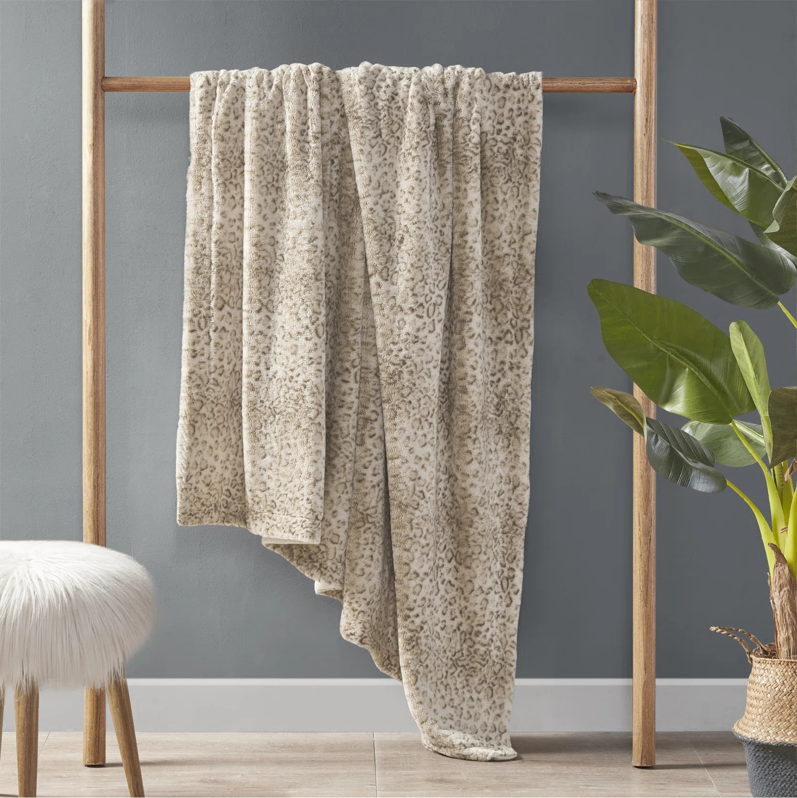 Madison Park Zuri Oversized Faux Fur Throw & Reviews | Wayfair | Wayfair North America