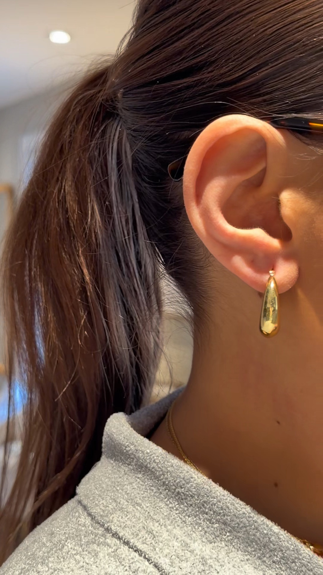 A statement hoop you’ll actually wear every day ✨
Loving these large puffy gold hoops — chic, bold, and so easy to style from day to night.
Linked below 🤍

#ad @bonheurjewelry

#BonheurJewelry #LTKCreator #JewelryStyle

#LTKdayinmylife #LTKgrwm #LTKootd