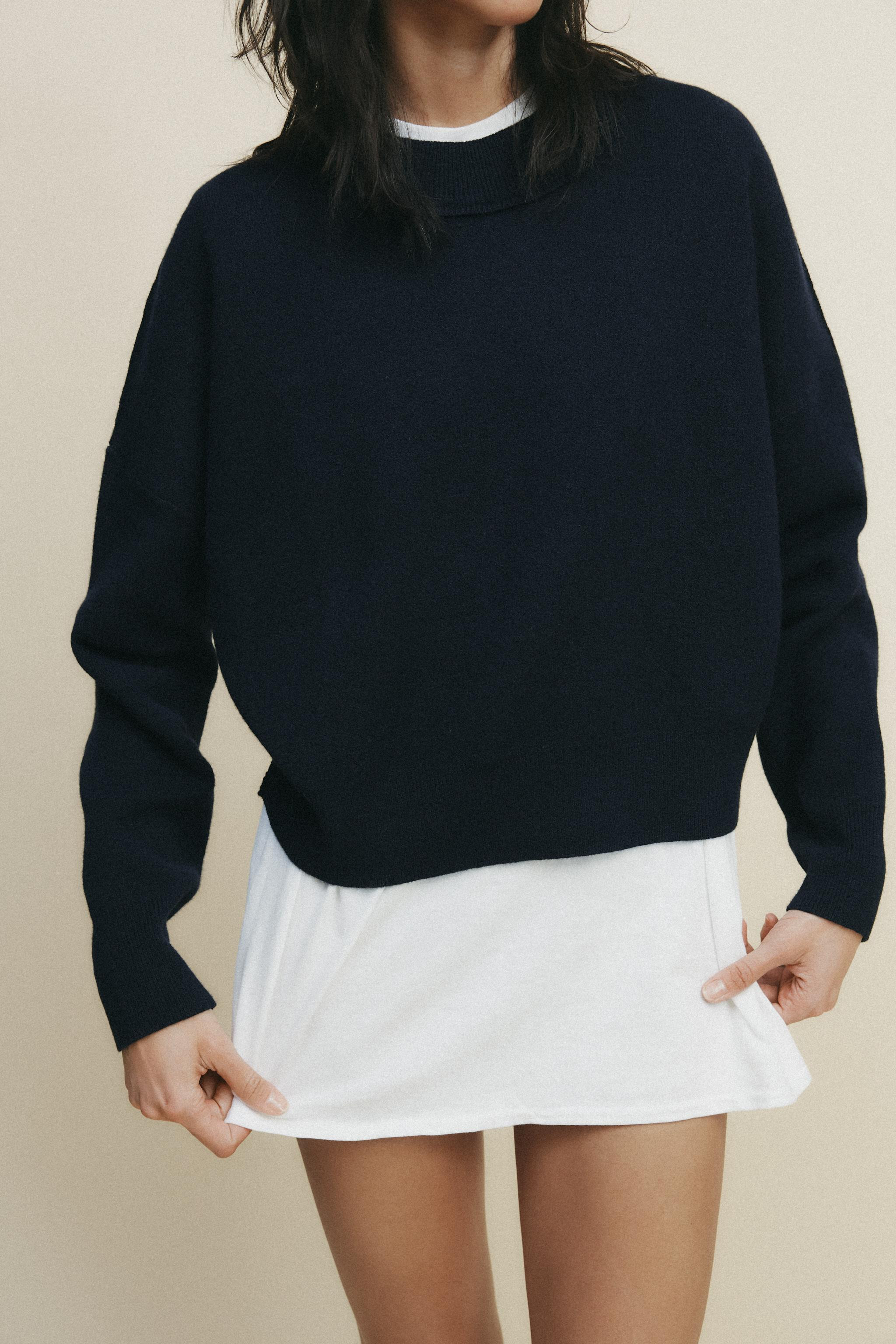 PLEATED SLEEVE SWEATSHIRT | Zara US