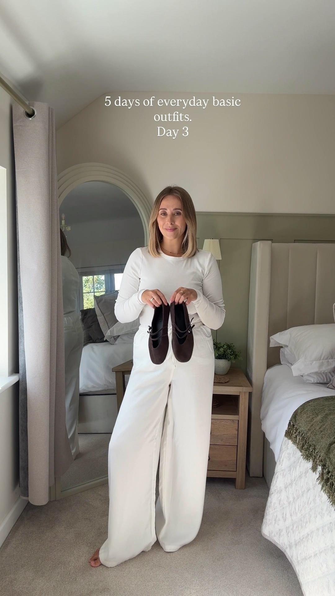 Errr just to let you know, white is totally acceptable even in autumn ✌🏼