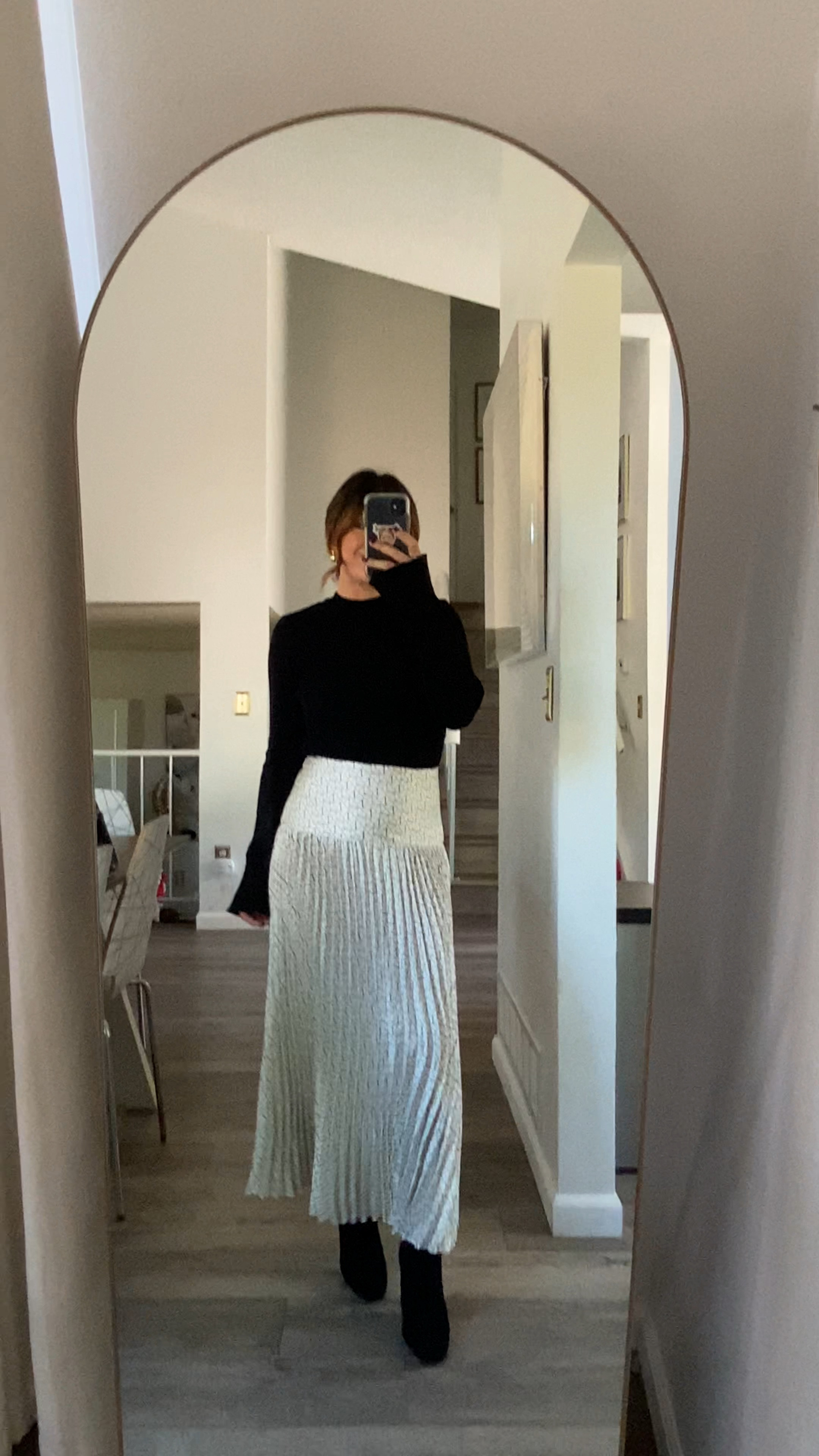 I found the chicest midi skirt at Target! Take 20% off my outfit right now! 
Long sleeve top size xs
Skirt size xs

Target style, target circle, midi skirt, fall outfits, fall style, fall outfit inspo

#LTKSeasonal #LTKSaleAlert #LTKStyleTip