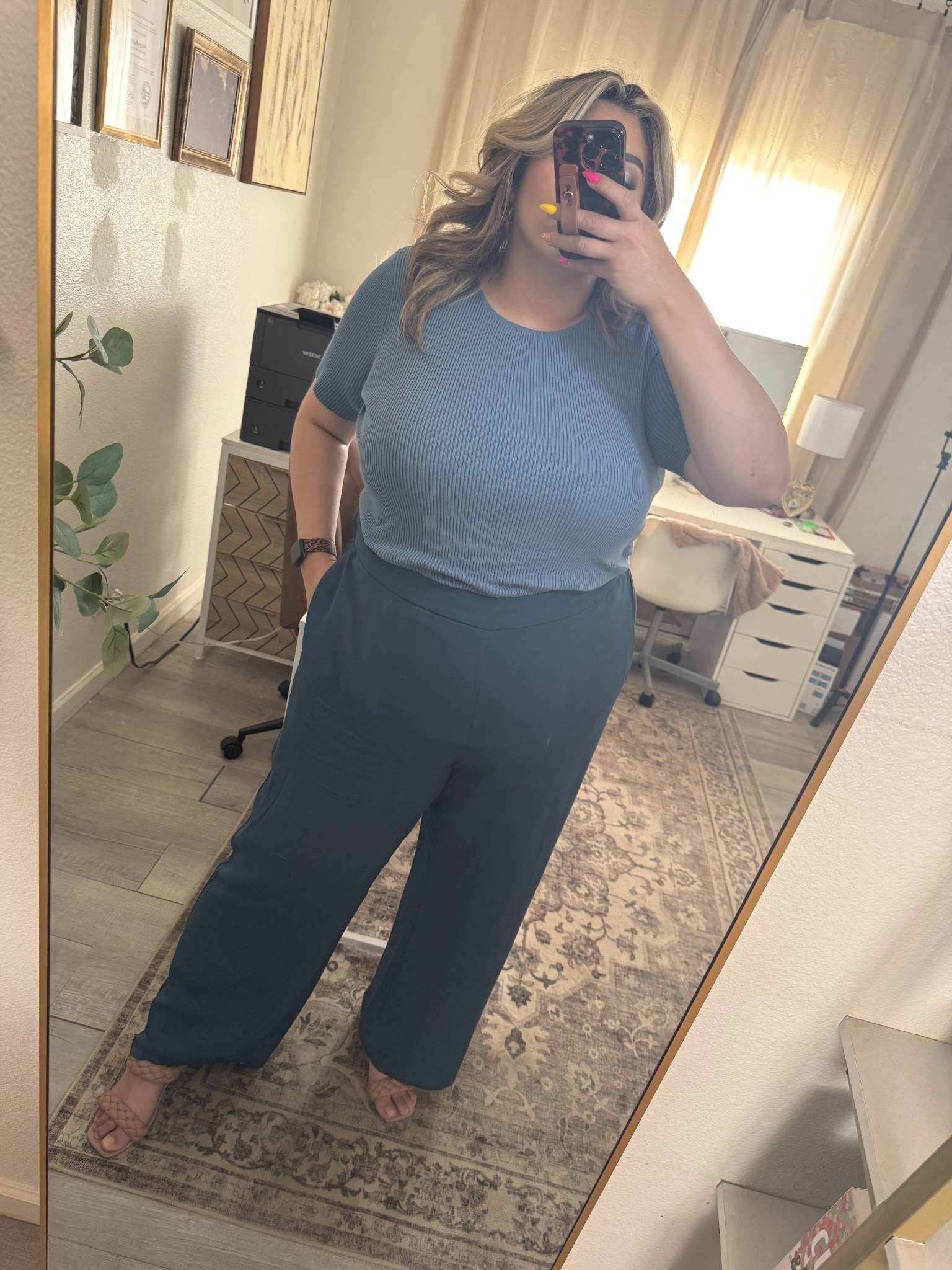 A blue teal monochrome moment 🐟🦕🧵

#LTKWorkwear #LTKMidsize #LTKStyleTip