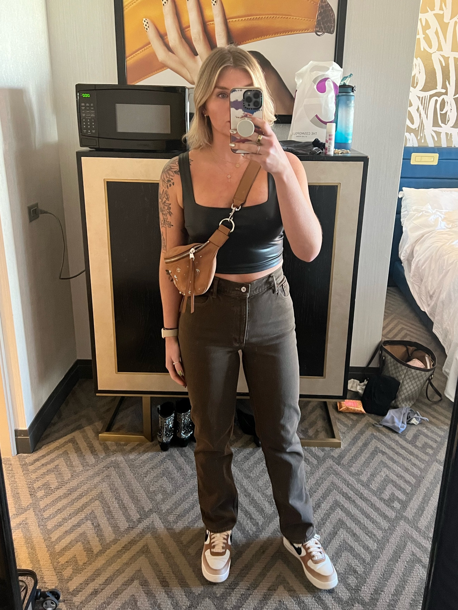 Hotel selfie FTW 📸 These jeans are my absolute favorite! They 27L fit me perfectly and are my go-to pants. The high rise waist is perfect for crop tops!

#perfectjeans #straighleg #highwaist #90s #Y2K
#denim #capsulewardrobe



#LTKstyletip #LTKfindsunder100 #LTKsalealert