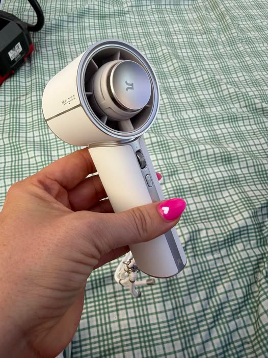 This little fan is coming with me everywhere this summer ☀️🙌

The JISULIFE Handheld Portable Fan Pro1 in Starry White is compact, powerful, and honestly one of those things you don't realize you need until you have it. Perfect for ball games, outdoor shopping trips, vacations, theme parks, and those hot summer days. 🤍

✨ Only at Target
✨ Portable & easy to carry
✨ Cute Starry White design
✨ Summer bag essential

#LTKFindsUnder50 #LTKSeasonal #LTKTravel #TargetFinds #TargetStyle #SummerEssentials #JISULIFE #LTKLifestyle 

 #LTKTall