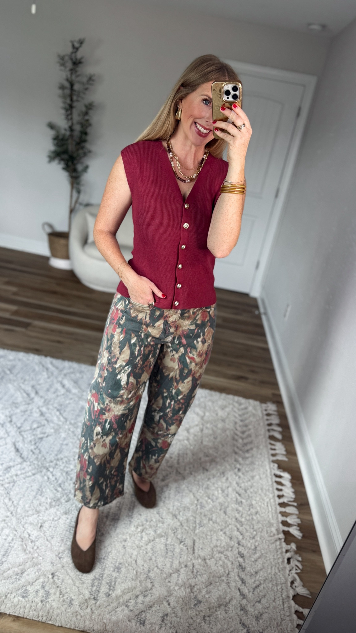 Weekend Walmart Wins try on
Button up sweater vest- small
Printed barrel jeans- 6

#LTKootd