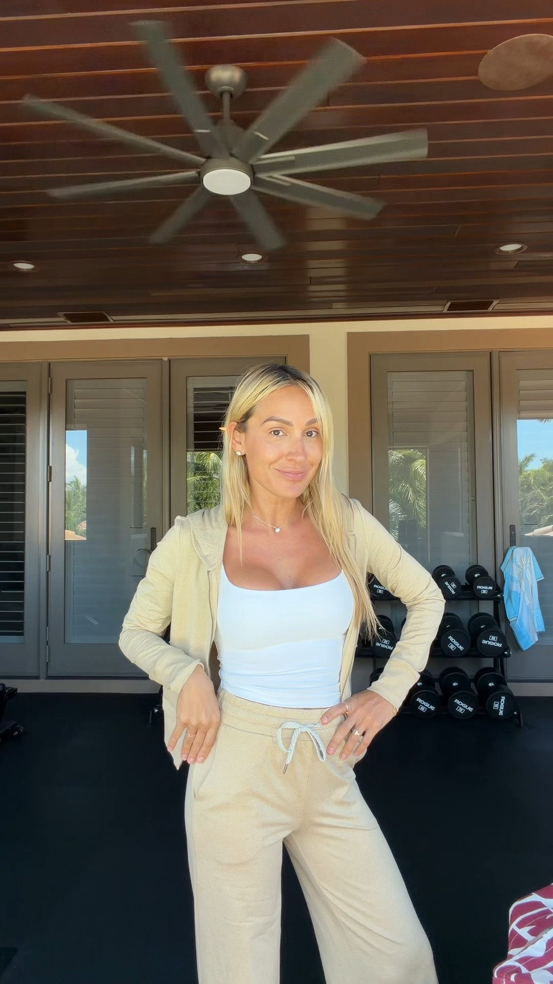 You girls know how much I love @Vuori US They have the perfect pieces for working out + everyday wear! #VuoriPartner