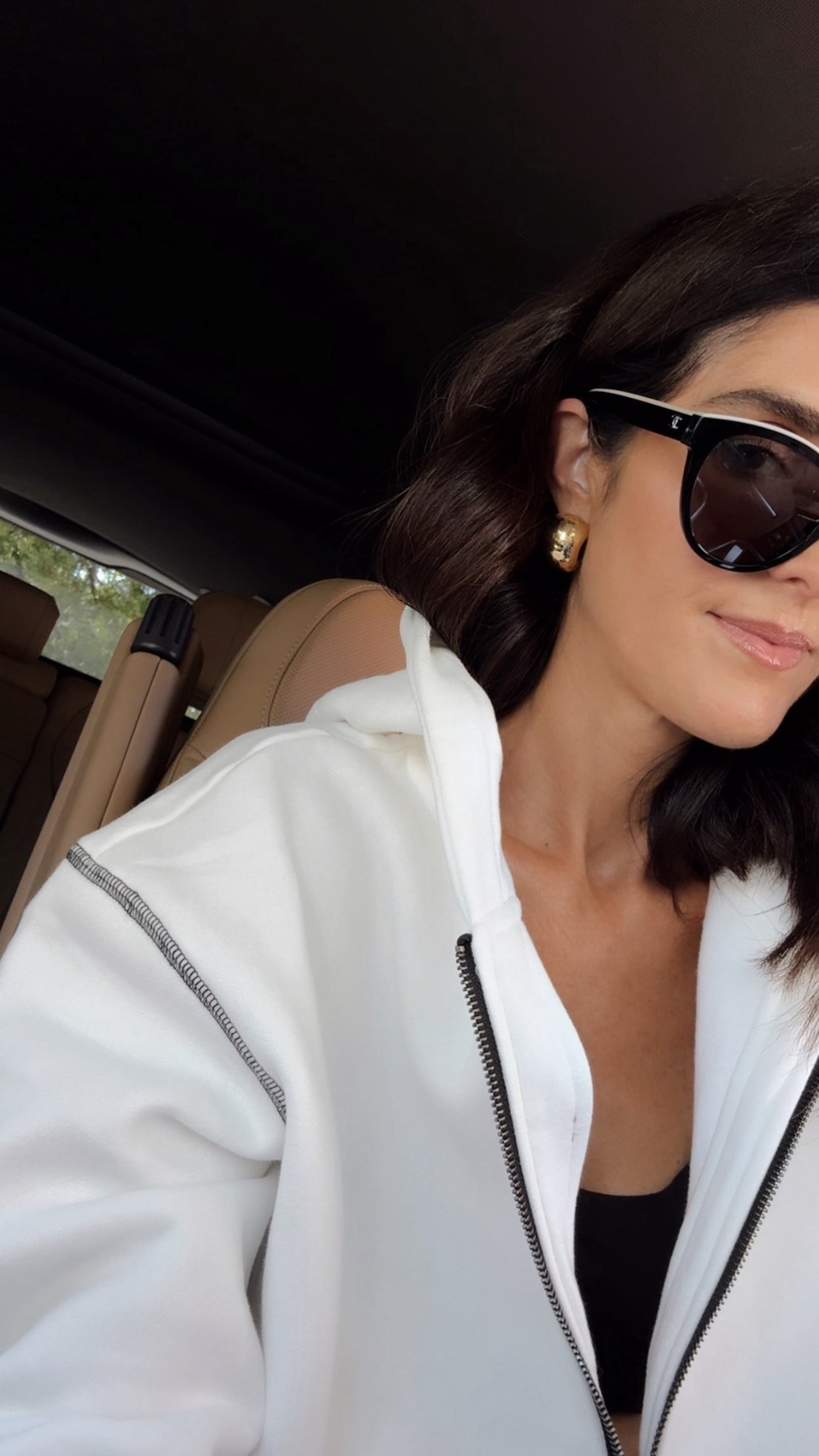 Easy comfortable chic look. Would also be perfect for travel! I’m just shy of 5-7” wearing the size small sweatshirt and joggers
StylinByAylin, Aylin #amazon #nordstrom

#LTKselfcare #LTKSeasonal #LTKHoliday