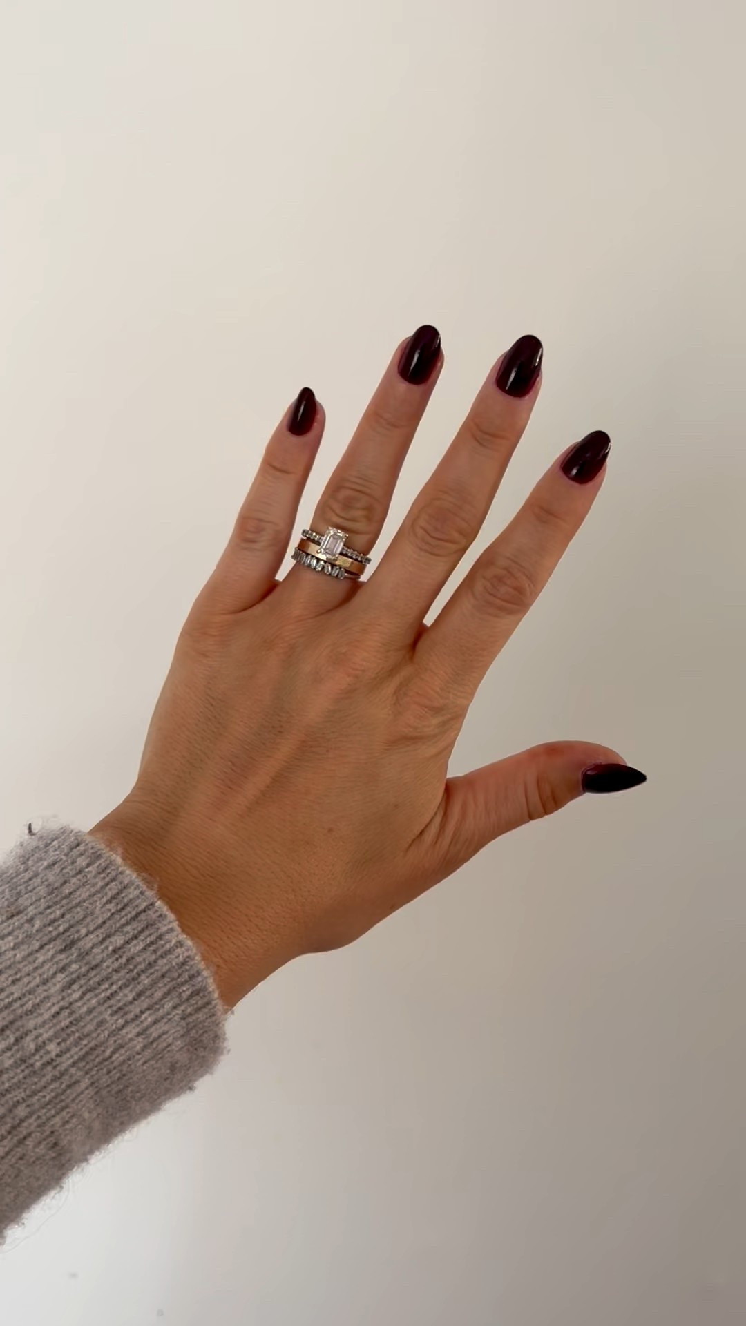 These press ons are IT! Tons of designs and colors. Comes in oval (pictured), almond, and square! 

Easy + quick application + lots of sizes + affordable 

Would make a great stocking stuffer! 

#nails #pressons #manicure #stockingstuffer 

#LTKBeauty #LTKselfcare #LTKGiftGuide