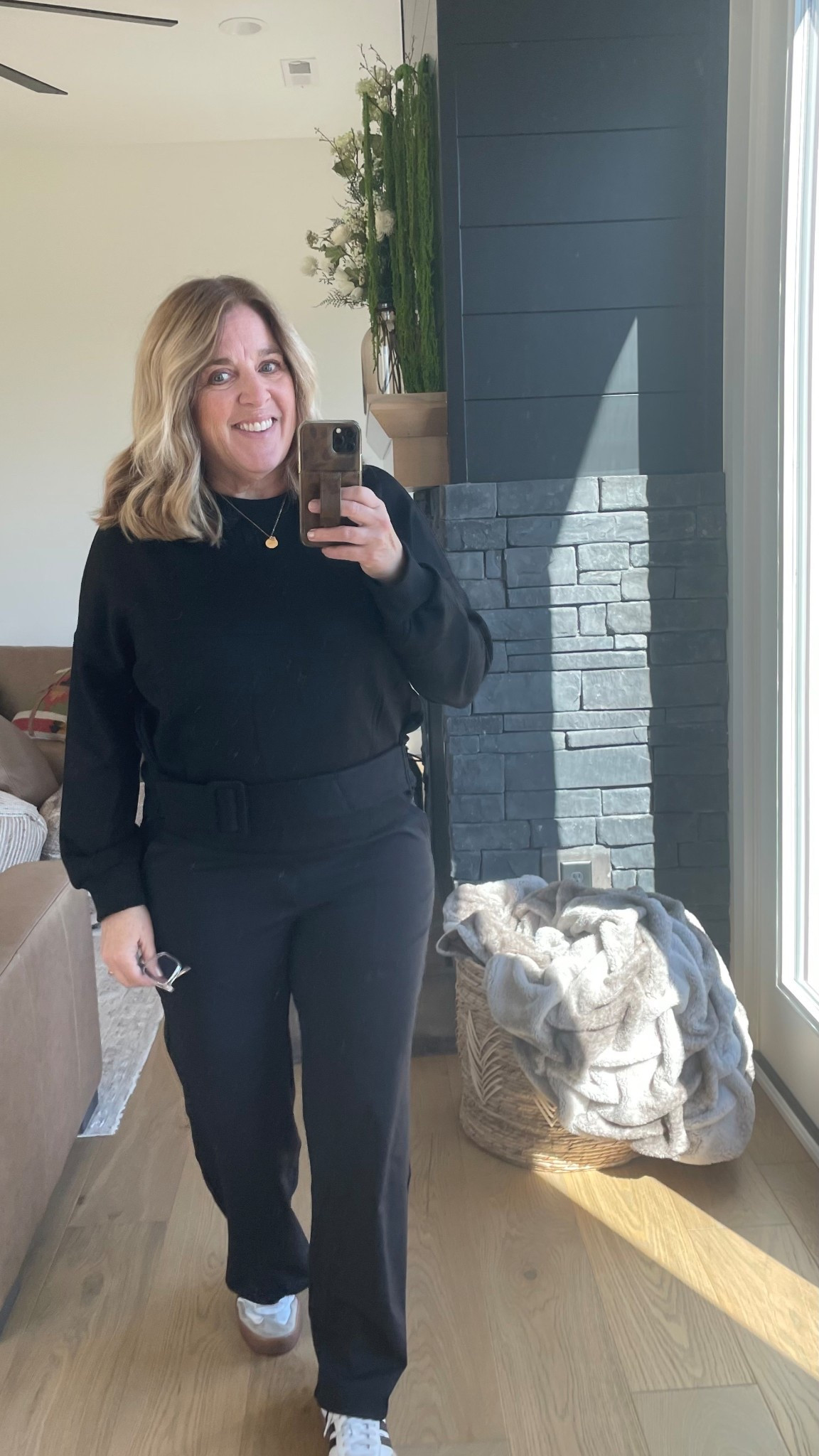 OOTD 50+
Belted sweatshirt
Workwear yoga pants 

#LTKOver40 #LTKMidsize #LTKootd