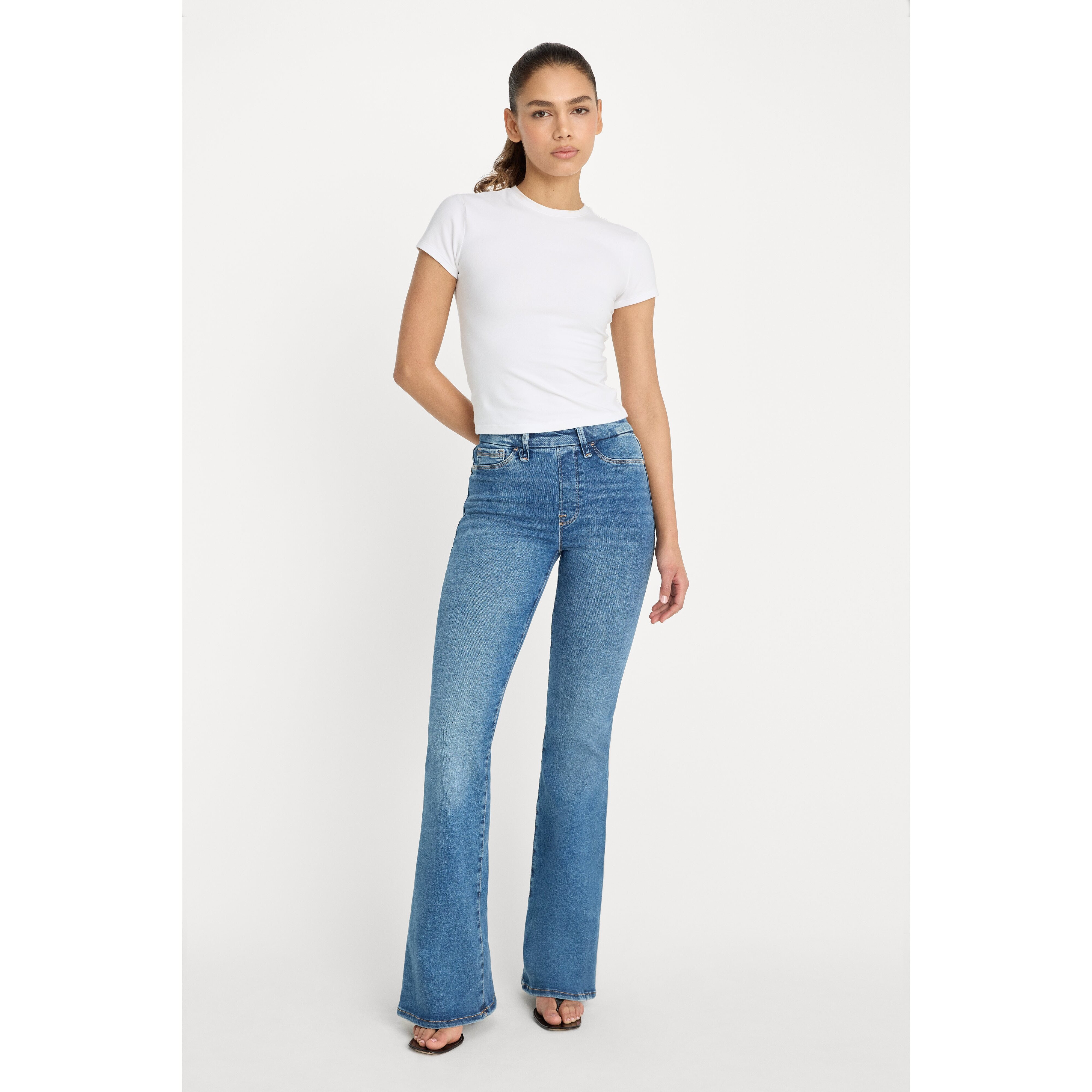Women's Power Stretch Pull-On Flare Jeans | Indigo, 0 Size 5XL | Good American by Khlo� Kardashian | Good American