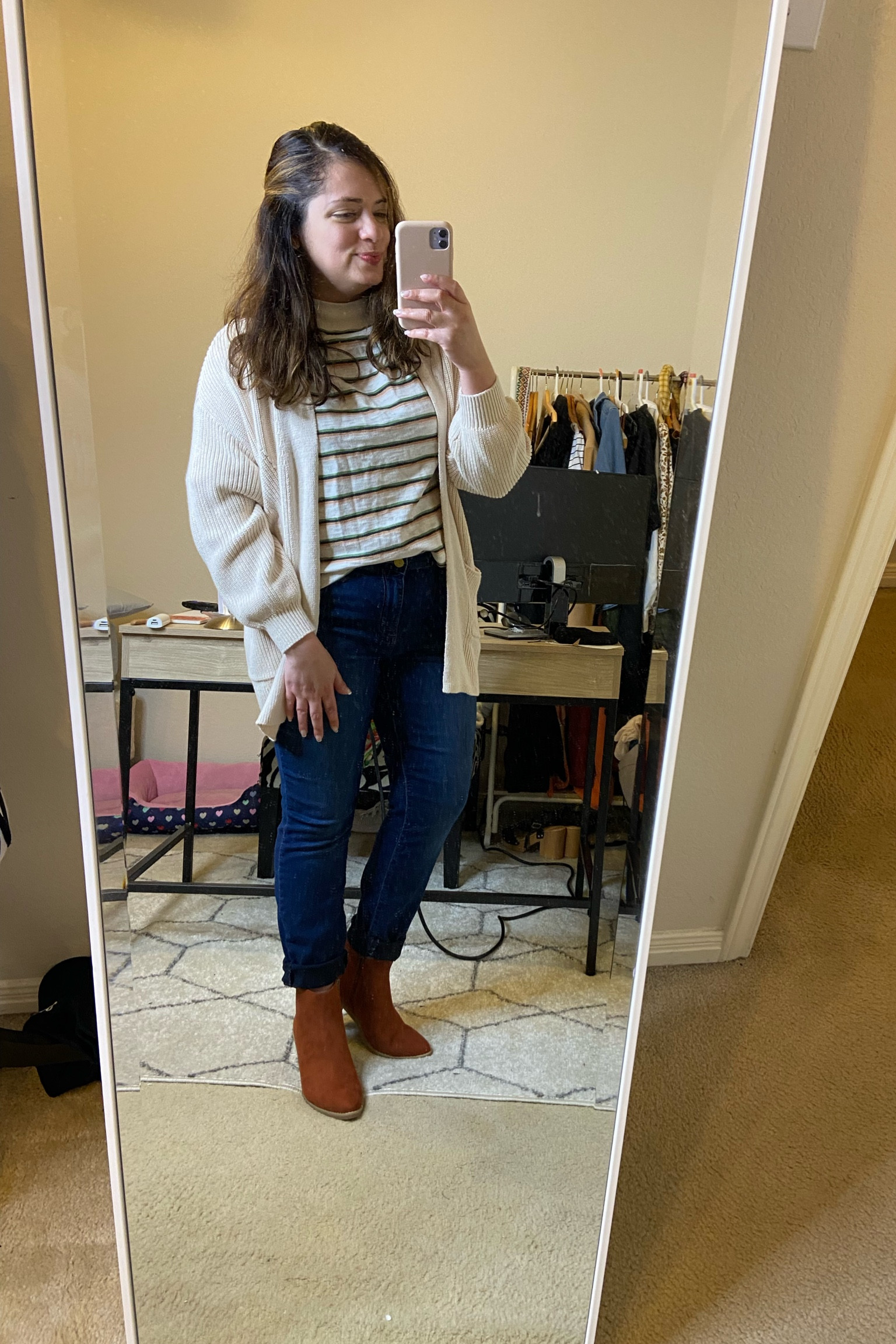 Target try on 

Mock neck tee size medium 
Linked up similar style of cardigan 
Rust color Booties size 7



#LTKstyletip