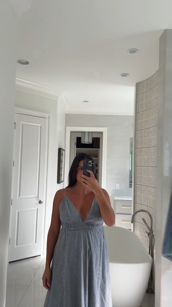 Fits like a glove with and without a bump!

Tts: medium

Aritzia, Aritzia dresses, Aritzia sale, Aritzia on sale, @Aritzia , bump friendly dresses, date night outfit, brunch day outfit, grace white

#LTKootd #LTKSaleAlert #LTKOver40