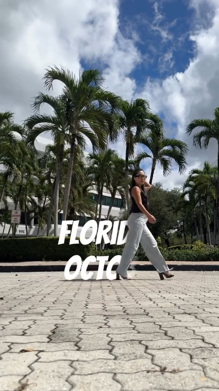 In October weather transitions from #hotsummber into #coolsummer! Can’t wait to get to #sweatherweather🍂