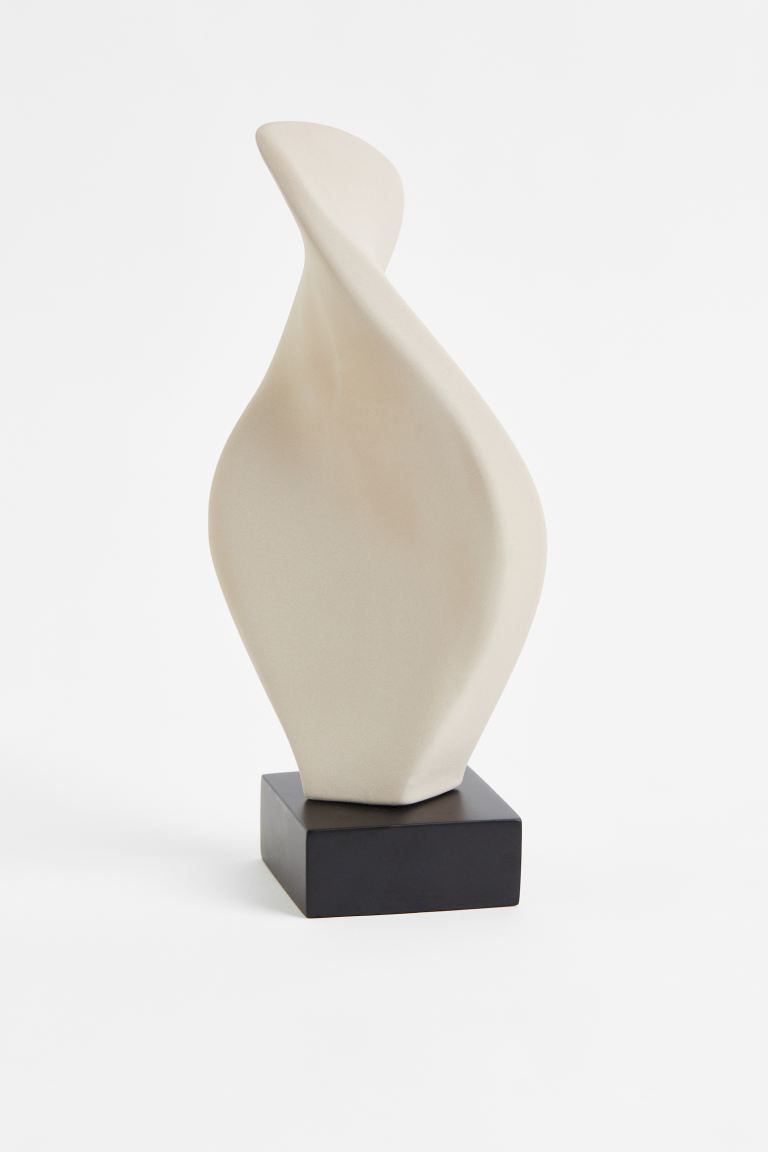 Skulptur aus Steingut | H&M (DE, AT, CH, DK, NL, NO, FI)