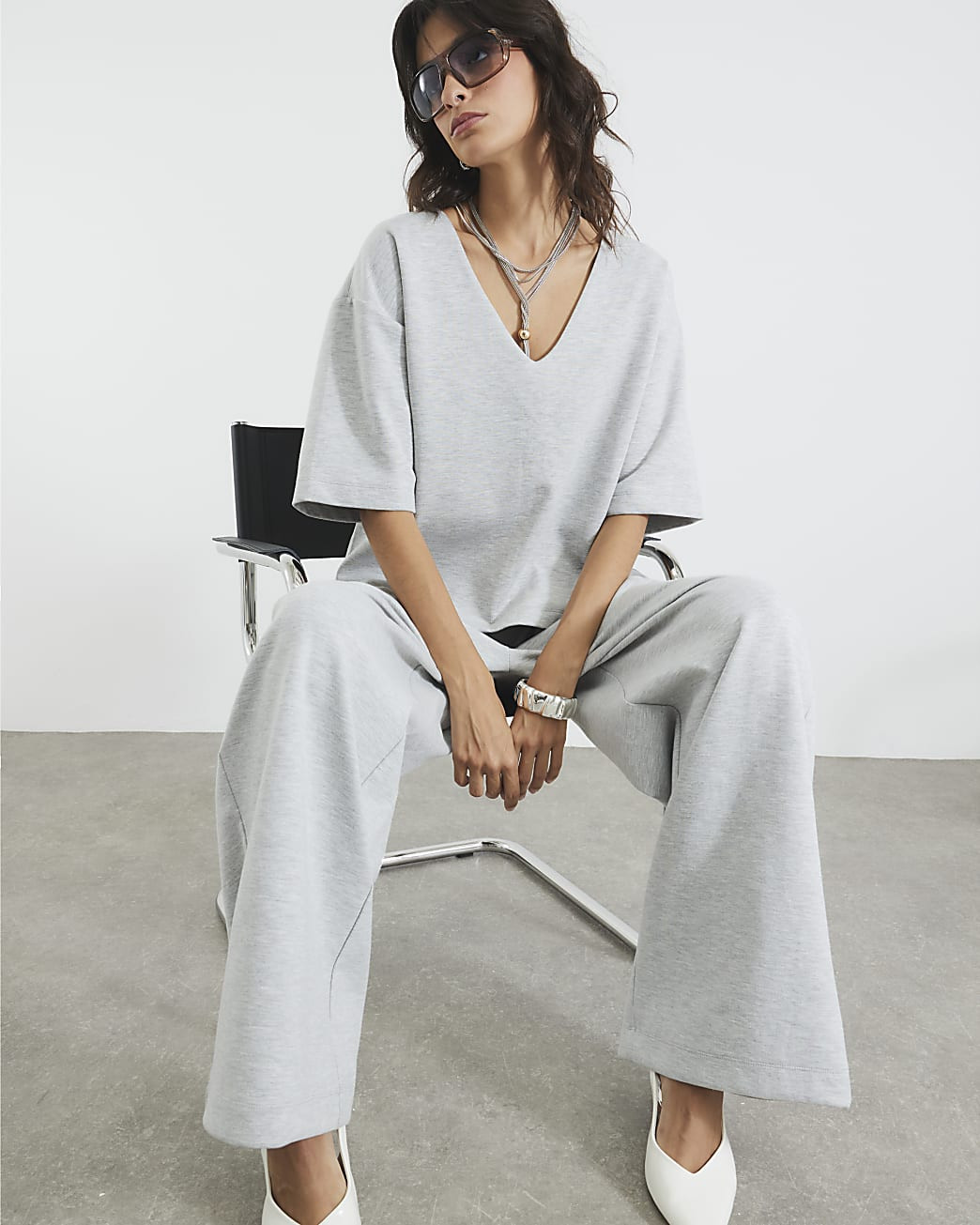 Grey Short Sleeve V Neck T-shirt | River Island UK & IE