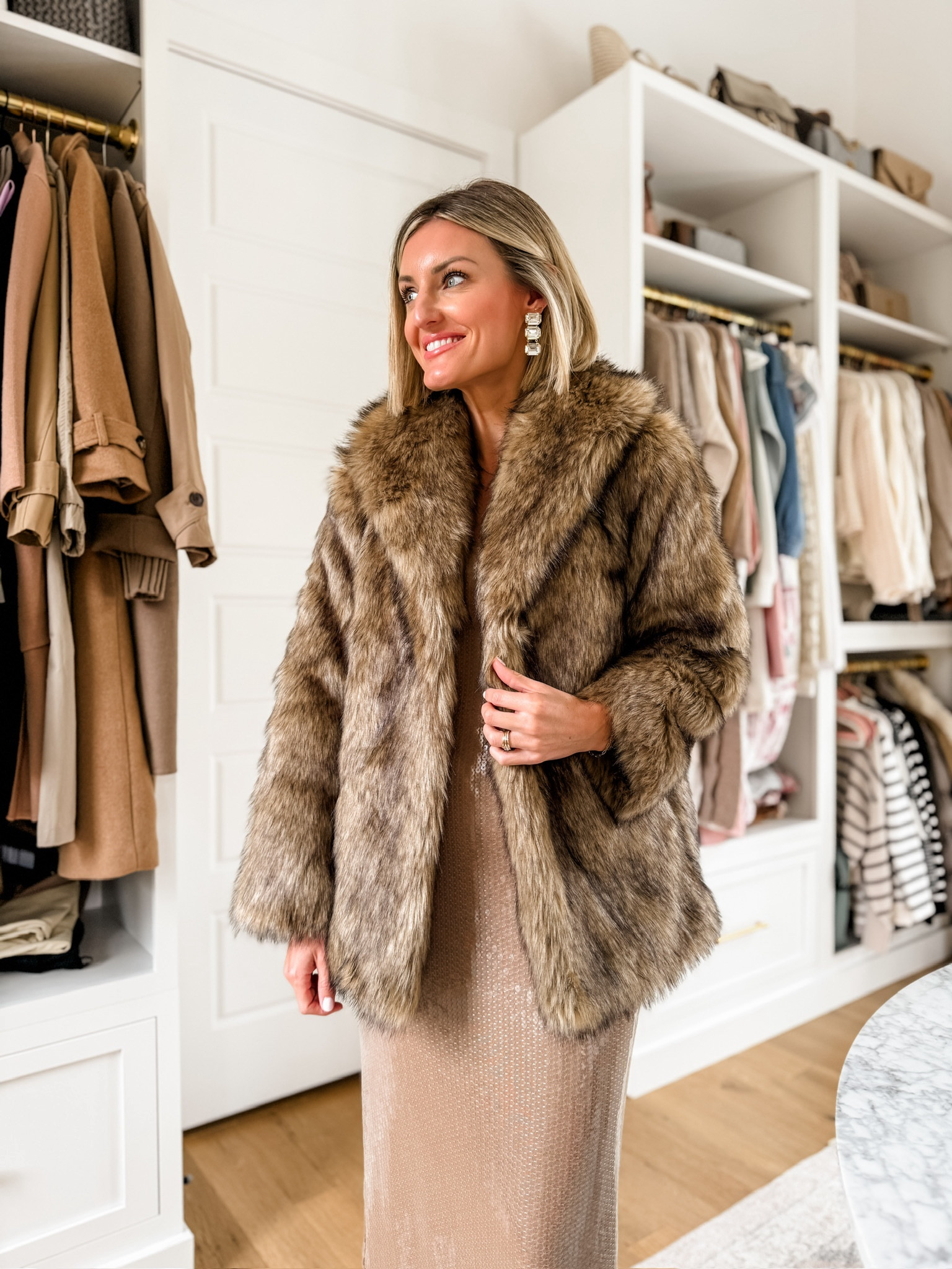 This fur coat is perfect for any special occasions this winter! It is so classic & something you can wear for years! Wearing XS!

Loverly Grey, Abercrombie, holiday looks, holiday party, Christmas party, fur coat, winter cocktail, winter coat

#LTKHoliday #LTKStyleTip #LTKSeasonal