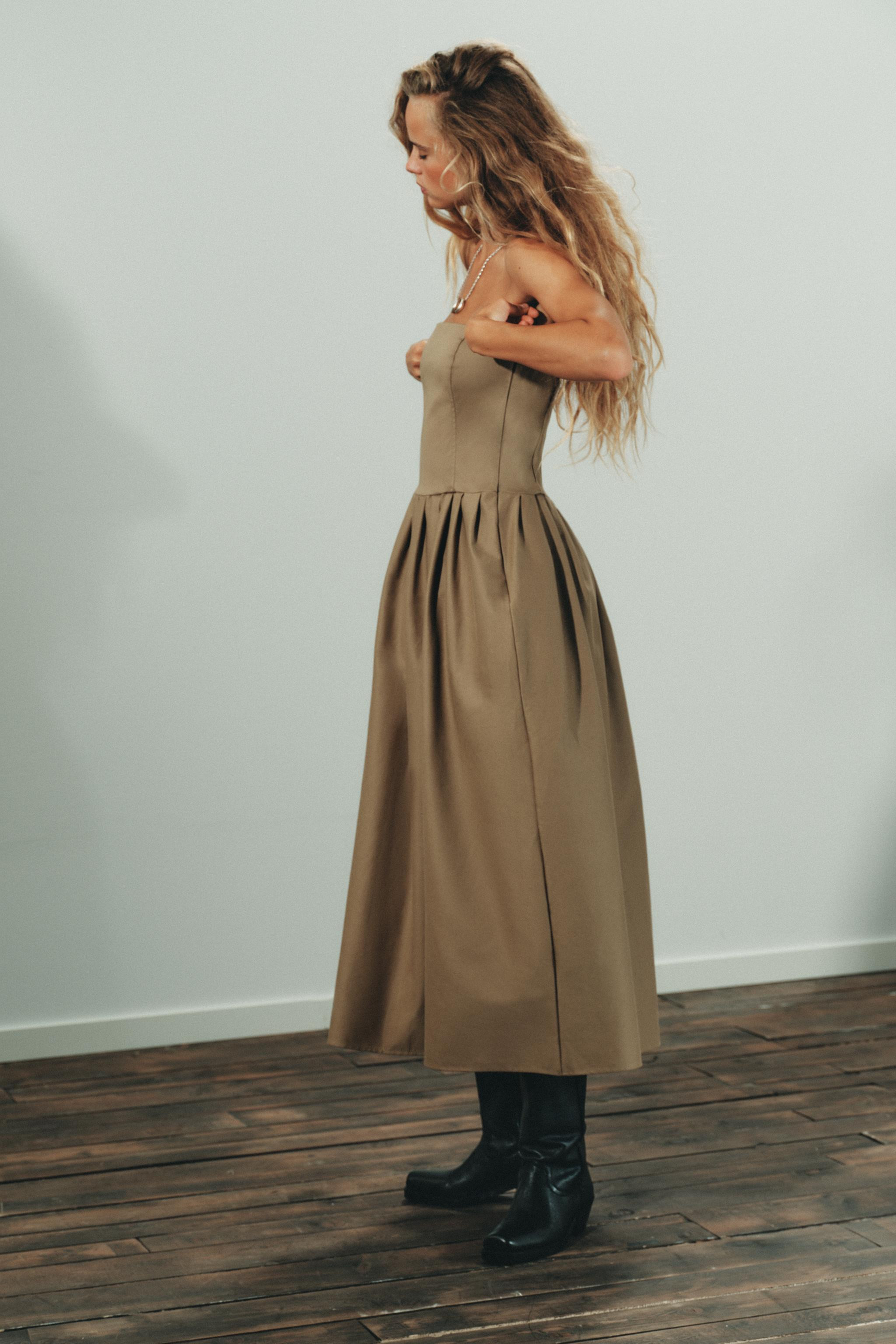 STRAPLESS MIDI DRESS | Zara US
