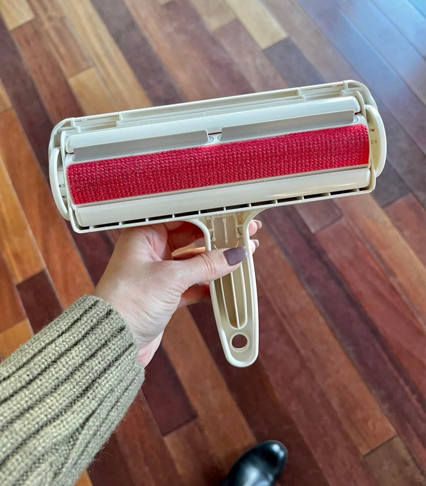 Say goodbye to pet hair everywhere with this lint roller!

#amazon #forthehome #cleaningessentials #petcare

#LTKfamily #LTKfindsunder50 #LTKhome