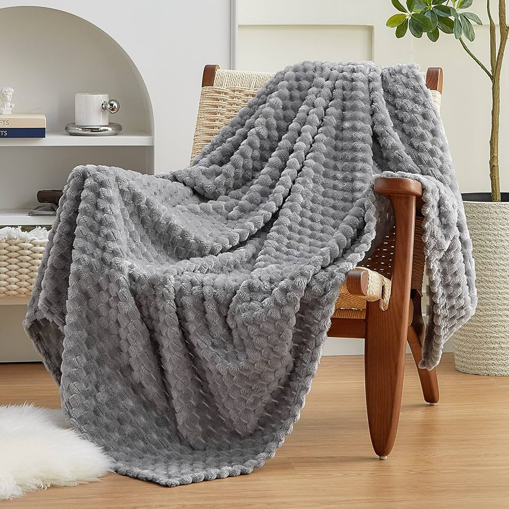 EXQ Home Fleece Throw Blanket for Couch or Bed - 3D Imitation Turtle Shell Jacquard Decorative Bl... | Amazon (US)