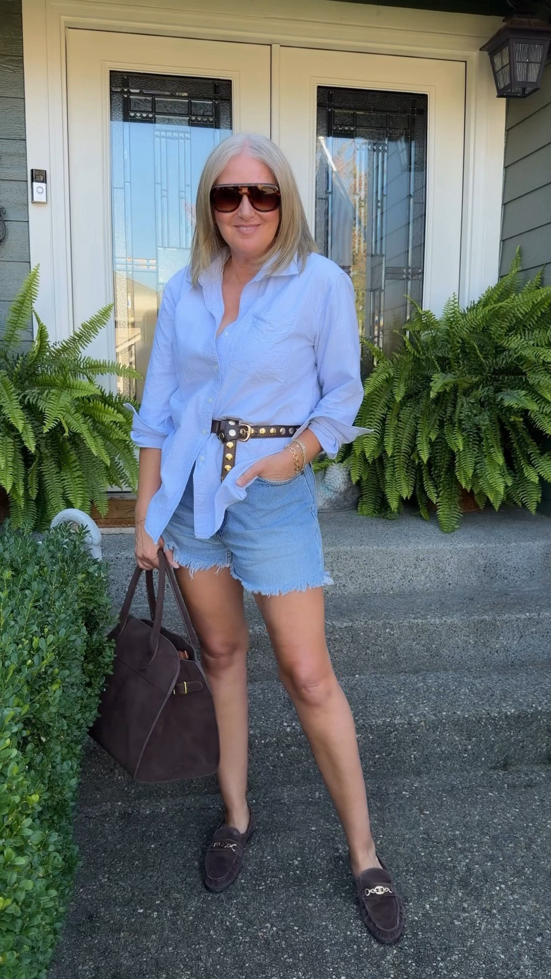 My favorite time of year to dress 🤎🍁
Shirt size medium
Shorts vintage Levi’s ( linked similar)

#LTKdayinmylife #LTKootd #LTKOver40