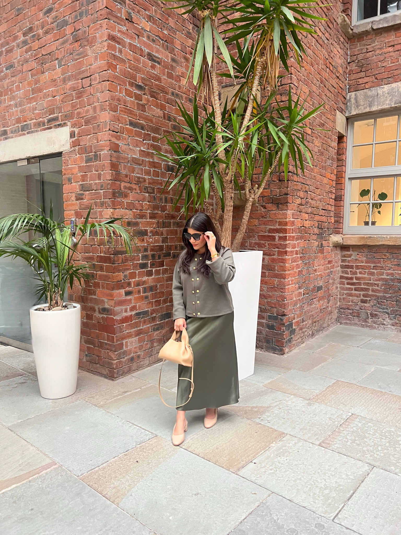 a khaki moment 

- L in cardi (i like an oversized fit)
- 10 in skirt 



#LTKMostLoved #LTKstyletip #LTKSeasonal