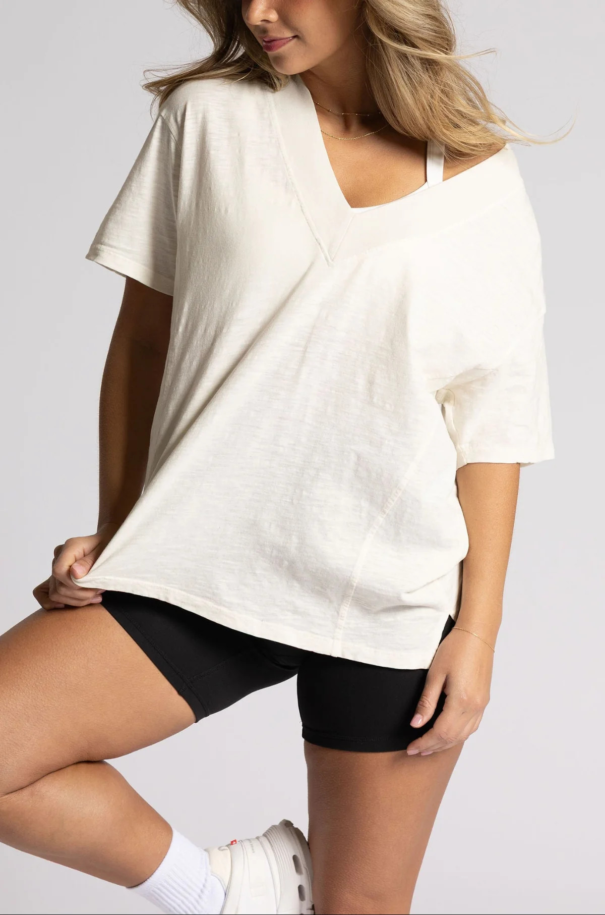 Breeze V-Neck Tee | P'tula