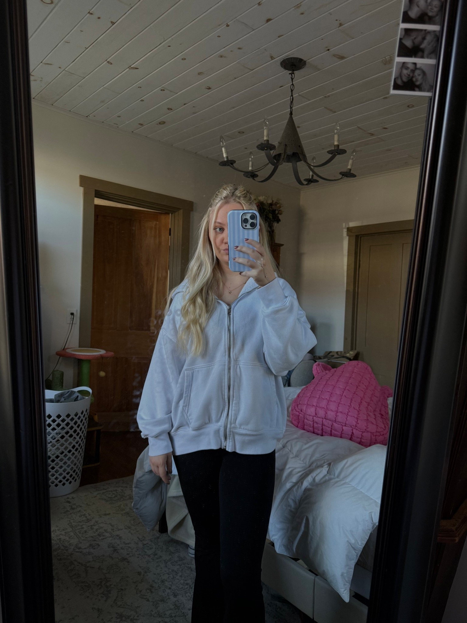 Favorite phone case 🤍🌟

#LTKHoliday #LTKGiftGuide #LTKdayinmylife