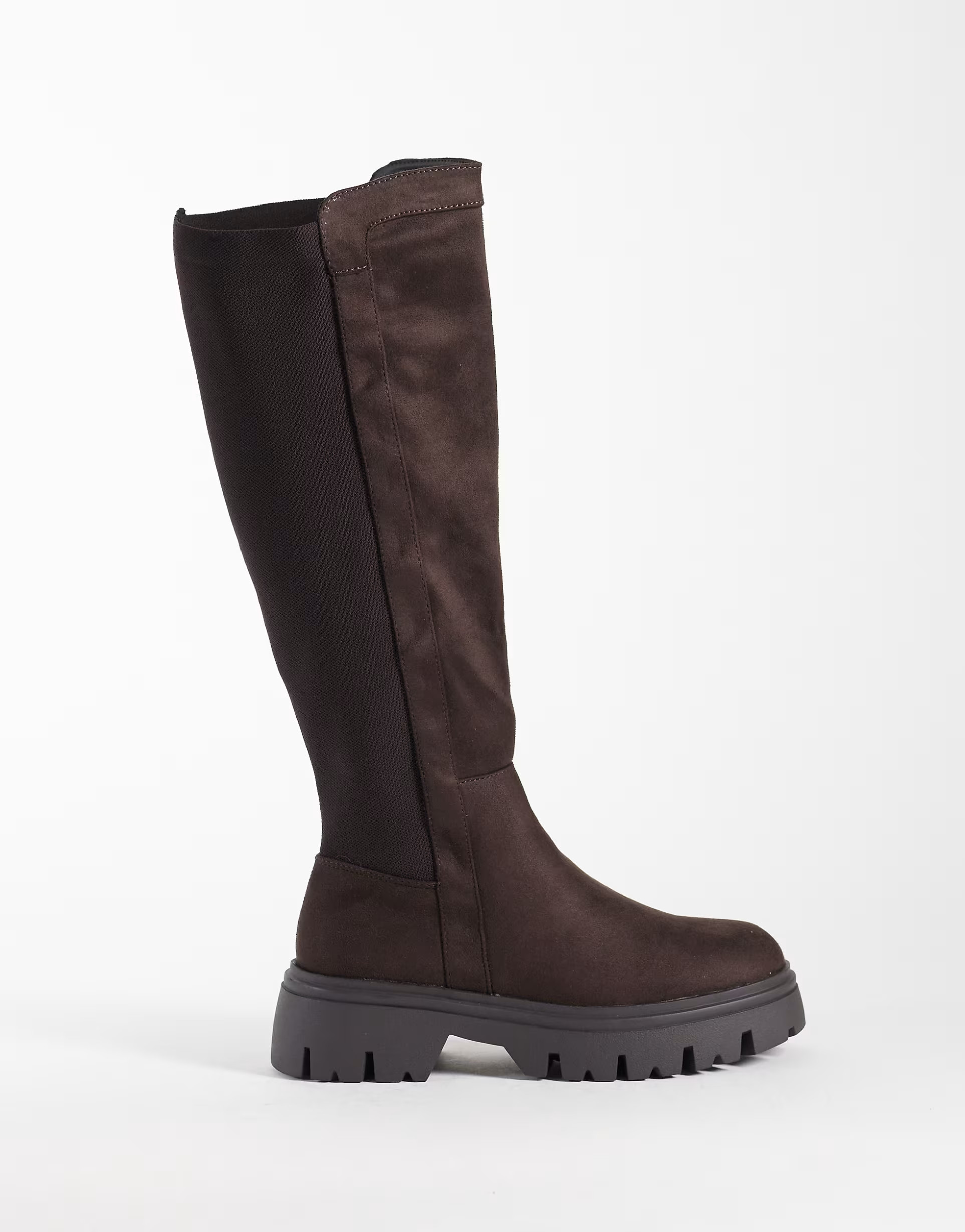 SEQWL \u2013 Twirl \u2013 Kniehohe Stiefel aus Wildlederimitat in Schokobraun mit dicker Sohle | ASOS (Global)