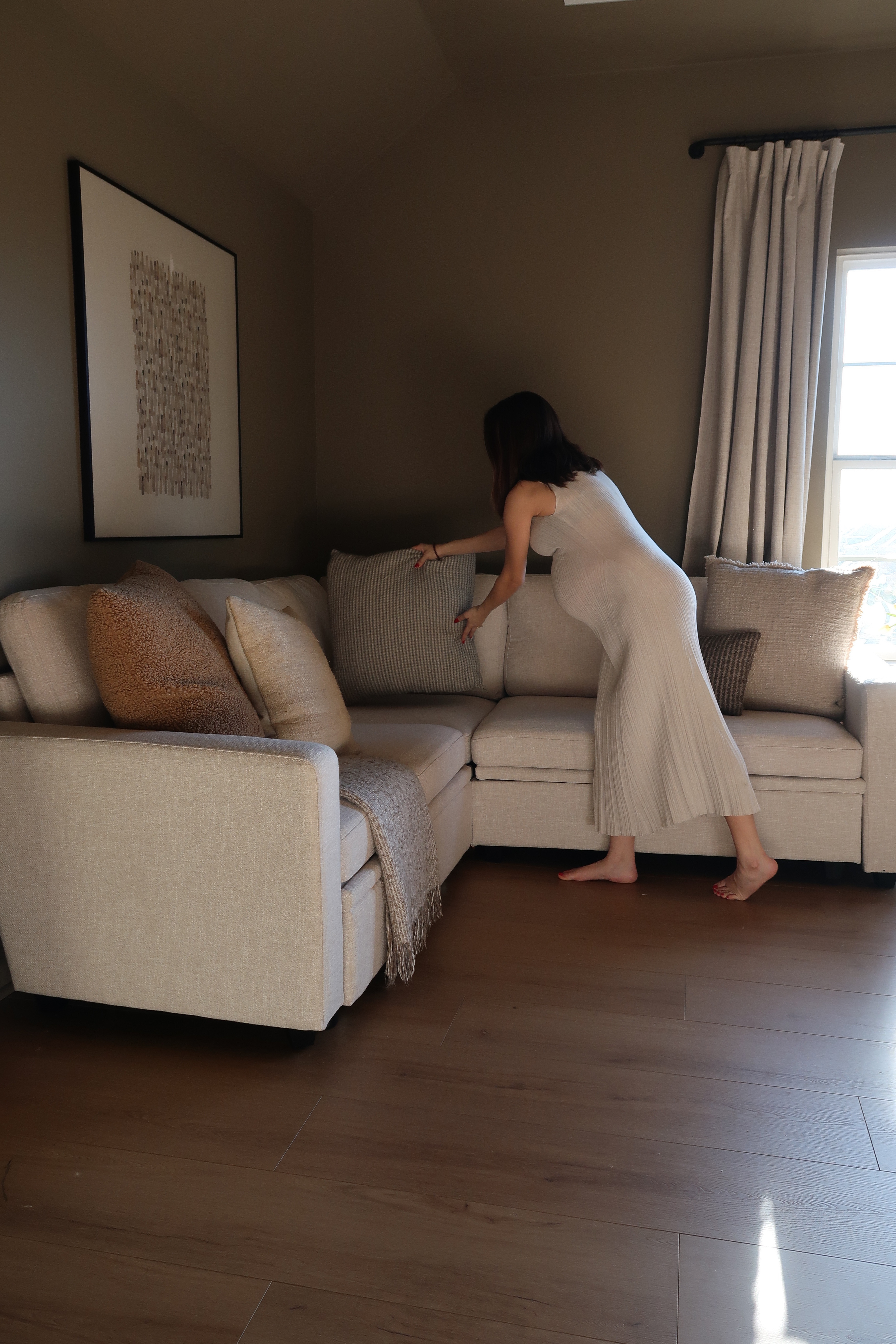 Still lovingggg this sectional in the corner of my office!! I converted our guest bedroom into my home office, but decided to get a pull out sectional so that we can utilize it as our flex space when we have guests! It's from amazon and super affordable at under $1000! I love that it brightens up the space a little bit, too! 

 

#LTKHome #LTKSaleAlert