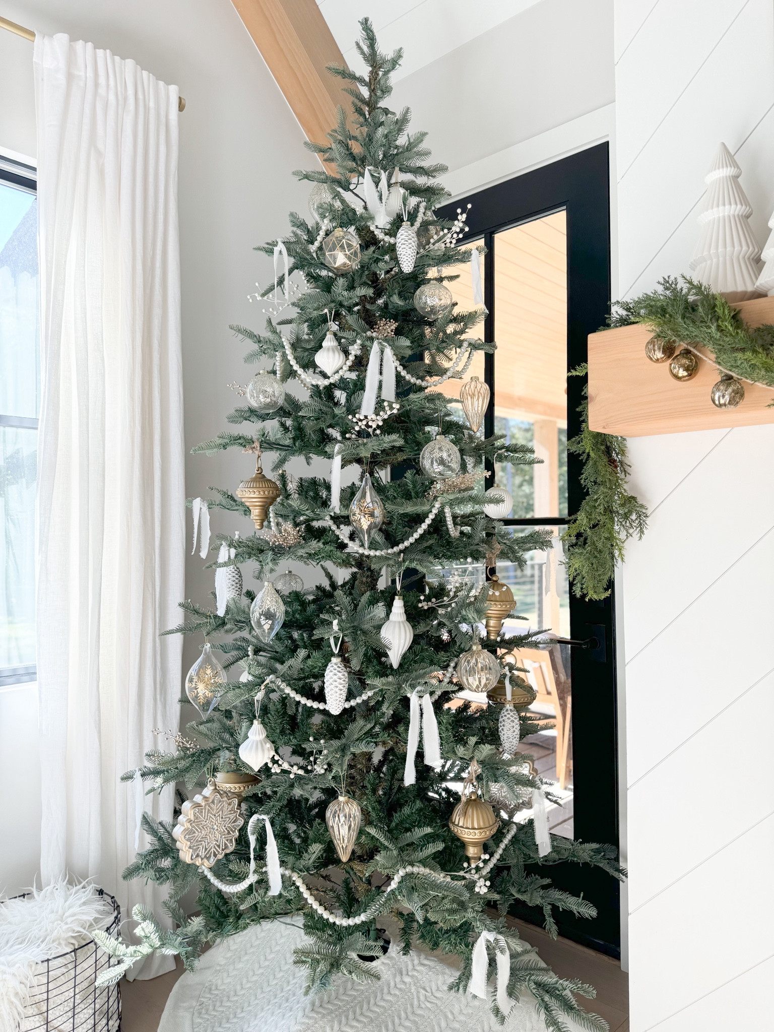 Started decorating early because I heard it brings happiness, and I couldn’t agree more! I’m absolutely in love with this realistic Noble Fir Christmas tree from King of Christmas. It’s prelit and so easy to assemble—perfect for getting into the holiday spirit. Cheers to the most wonderful time of the year!

#artificialchristmastree #kingofchristmas #noblefir #christmastime #whitechristmas

#LTKHome #LTKHoliday #LTKSeasonal