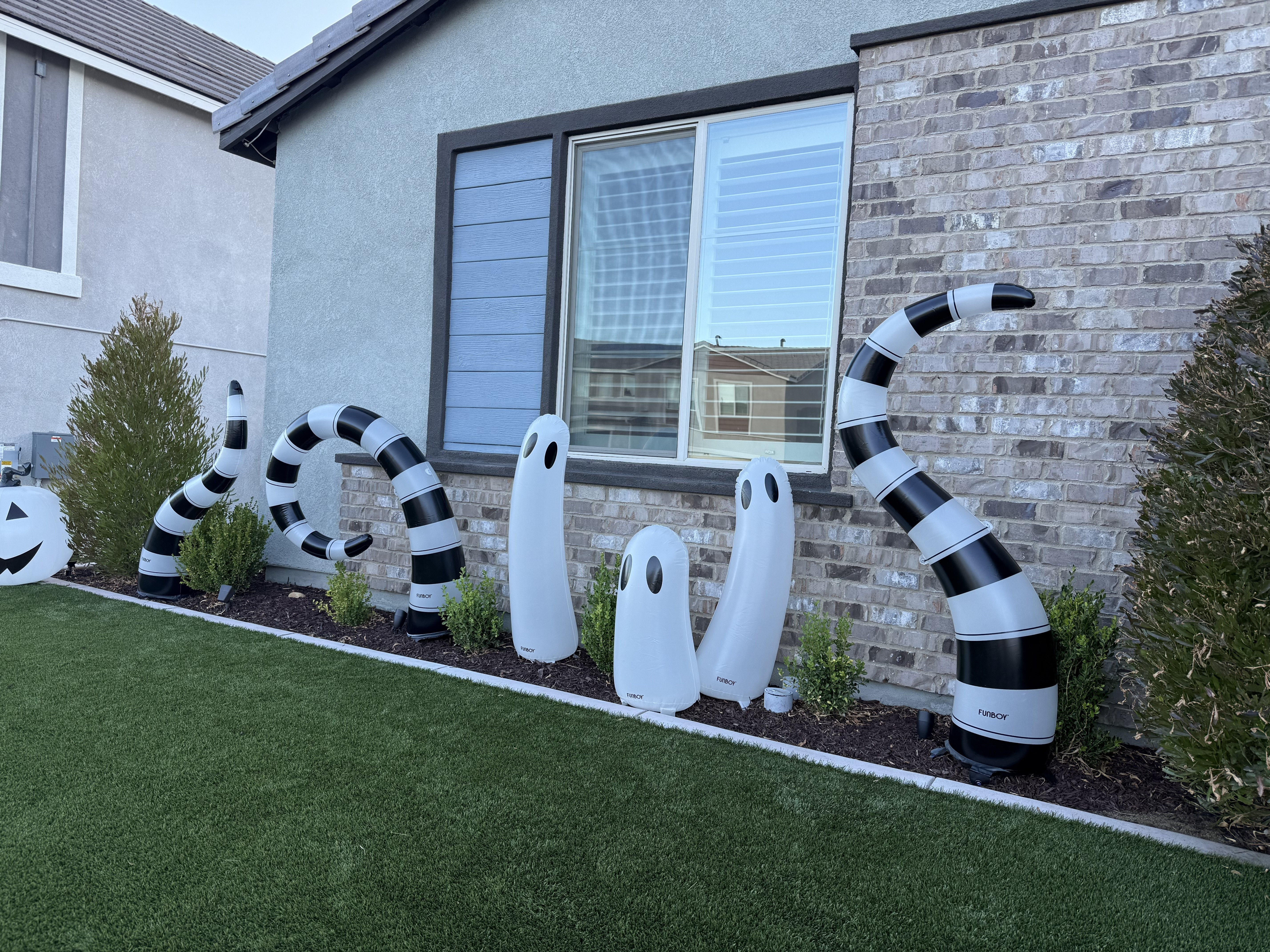 ✨ Spooky season just got a glow-up! ✨

@funboy Halloween Collection— let me tell you, these decorations are next-level! From floating LED pumpkins that light up ⚡ to effortless inflatables that set the vibe in minutes, this collection makes creating the perfect Halloween moment easier than ever! 🌙

Whether you’re throwing a party, decorating for trick-or-treaters, or just love a cozy spooky setup, these pieces are versatile, fun, and Halloween-approved! 🕸️

Comment “FUNBOY” to shop the full collection at funboy.com! 🖤

#FUNBOY #HalloweenDecor #SpookySeason #Summerween