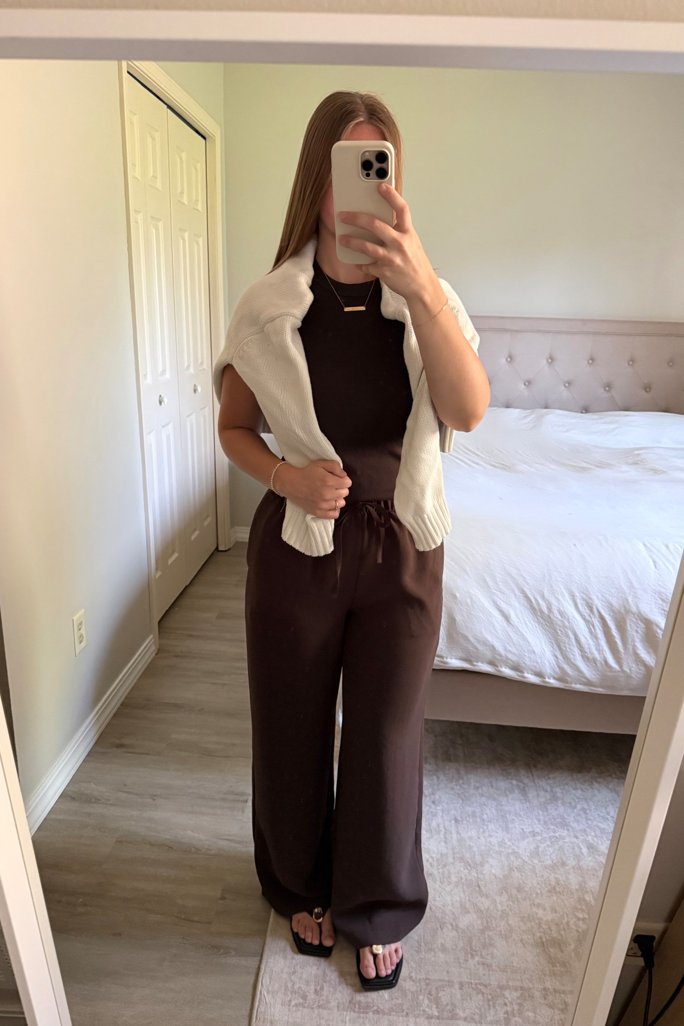 Lodge pants outfit! 🤎

#casualoutfits #comfy #outfitinspo #aritzia #lodgepants #chocolate #spring


#LTKWorkwear #LTKgrwm #LTKootd