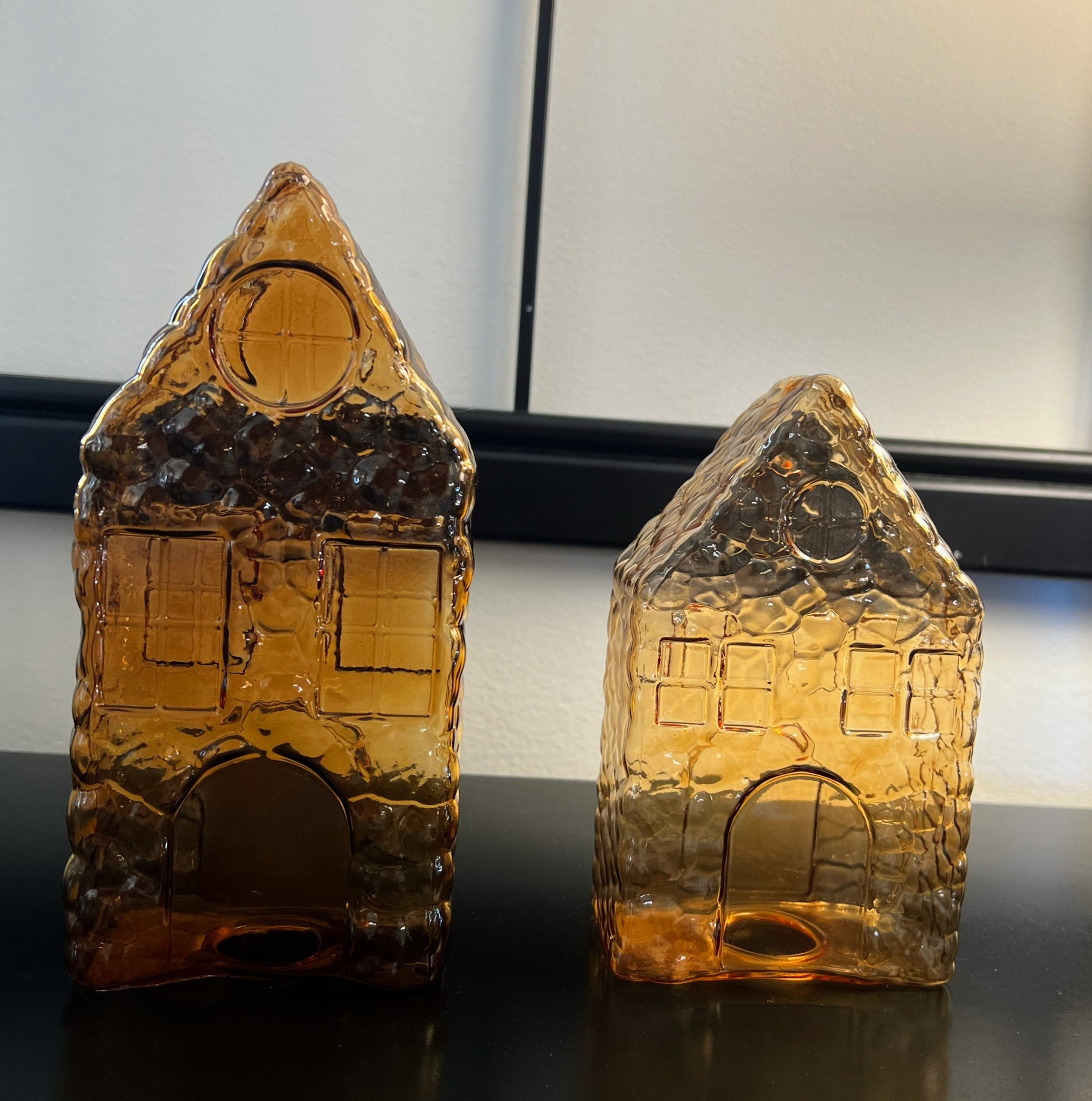 Beautiful color of little houses 

#LTKHoliday #LTKHome #LTKSeasonal