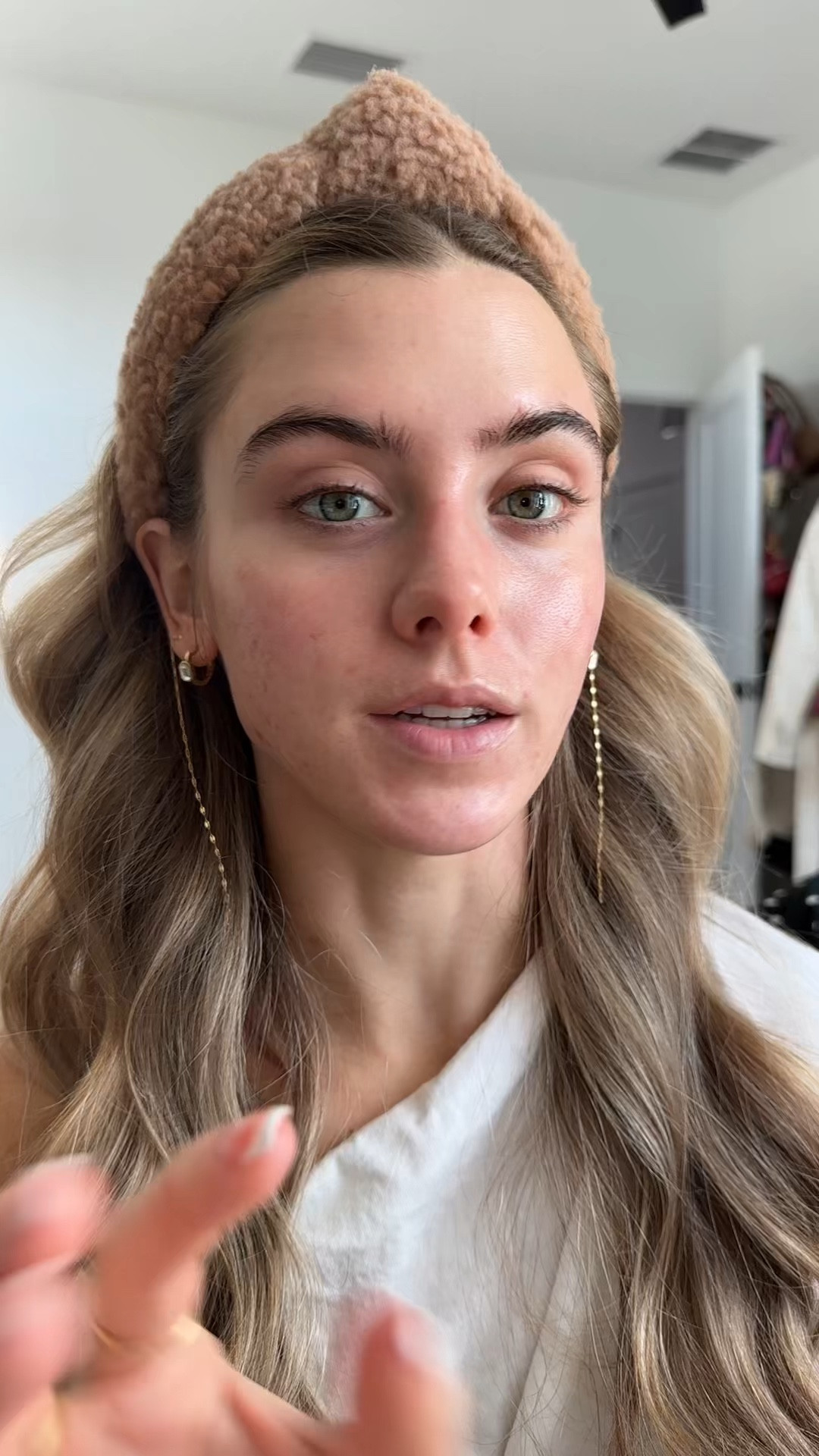 get ready with me ☺️ skin needs to be hydrated so bioron calendula cream or magic molecule (code SLOANE15) for prep with the Thayers pore refining pads. First is always my dibs beauty LoveBeam perfector shade 2. Haus labs foundation shade 190 cool. My other foundation favorites include Lawless, Versed, and Natasha Denona. Dibs Beauty shade 4 desert island duo as a bronzer and blush. Usually I use the Natasha Denona concealer shade N2 but I used the Haus Labs concealer and concealer brush shade 01 fair neutral. Huda beauty loose setting powder cherry peach powder. Make Beauty clear brow gel. Dibs beauty baked bronzer shade caramel cappuccino and Patrick Ta Beauty she goes to the gym powder blush. Y’all know the drill my powder bronzer and blush as eyeshadow. Saie Beauty CitySet setting spray before lashes and lips and after those steps too. L’Oréal Paris telescopic Extensionist mascara. If i need touchups I will use the Dibs beauty pressed powder shade 111. For the lip combo I used the makeup forever anywhere caffeine lip liner and Patrick ta beauty lip balm in cookie butter. Finishing step, L’Oréal Paris 3 second setting mist setting spray.

#LTKBeauty #LTKselfcare #LTKgrwm