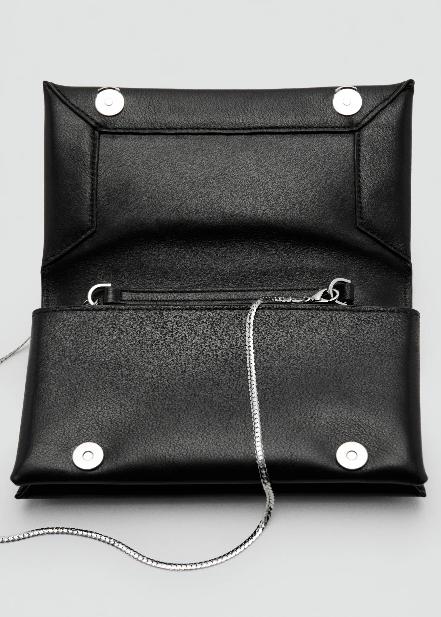 Leather shoulder bag with chain | MANGO (UK)