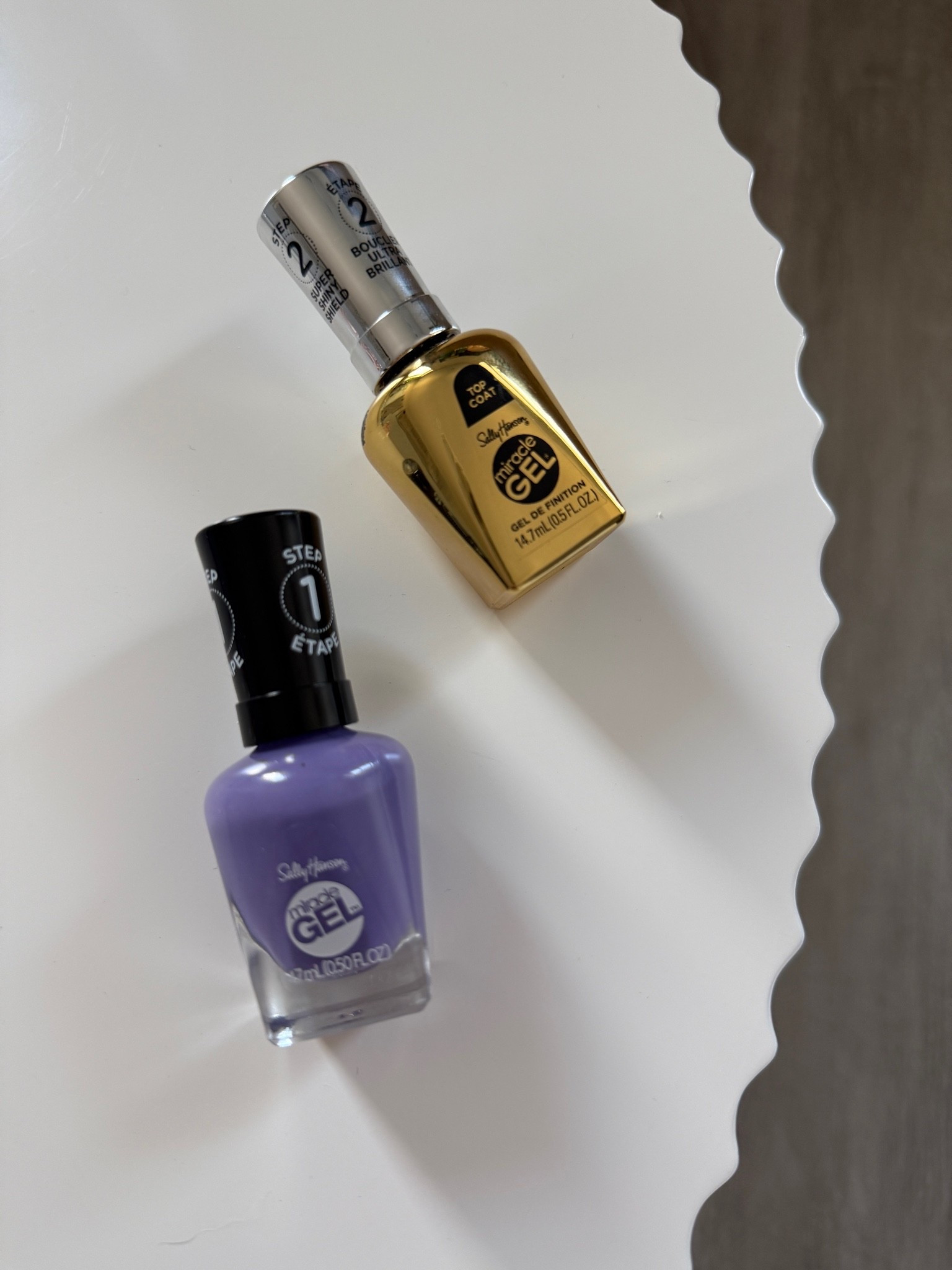 Don’t sleep on Sally Hansen’s Miracle Gel Polish!
It’s perfect for those “I have 20 minutes and I need to feel like I have my life together” moments 😂💅🏻

#LTKdayinmylife #LTKgrwm #LTKselfcare