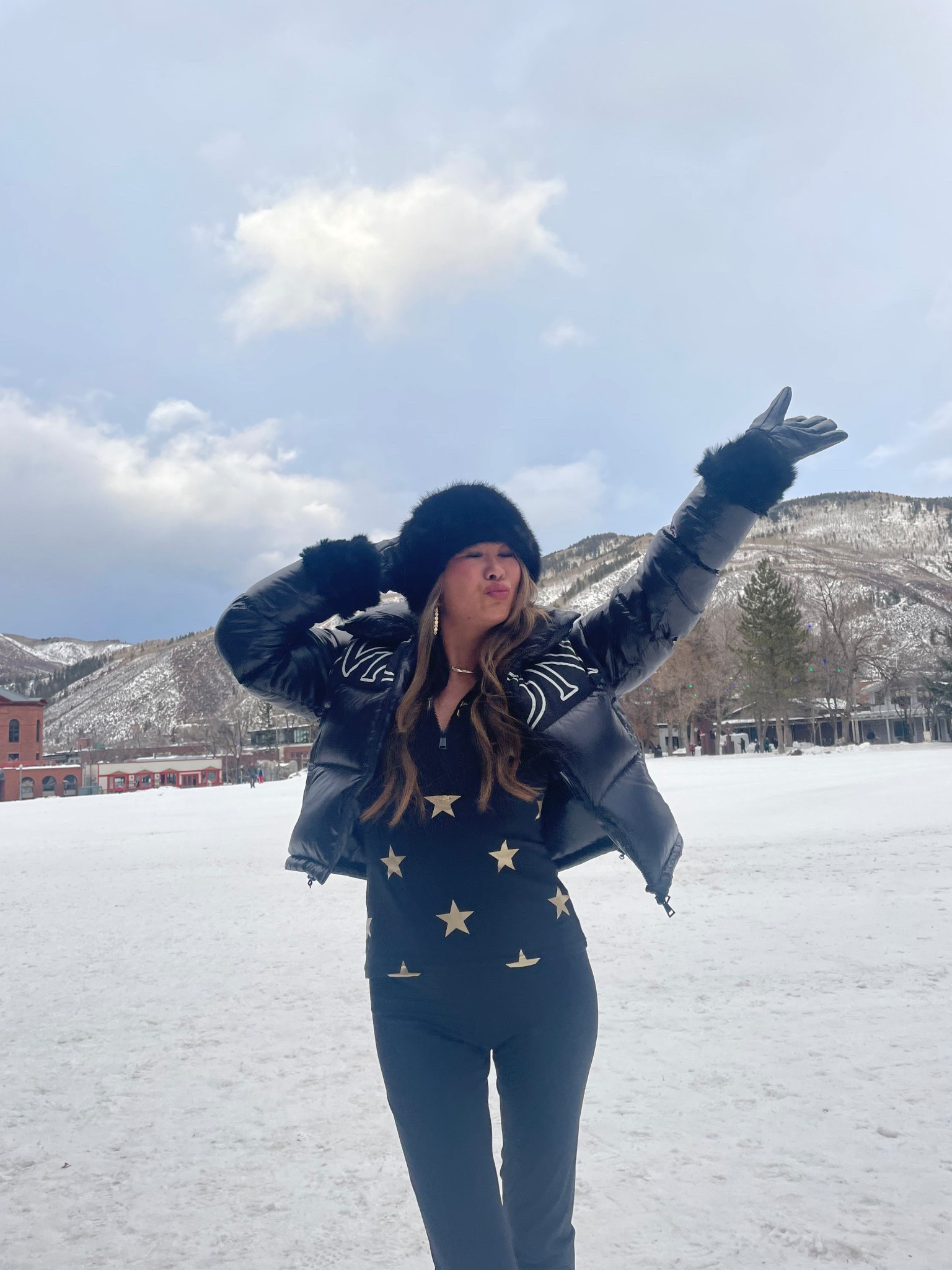 Apres ski outfit, coat is old. Linked similar. Goldberg ski half zip. Size small 

#LTKgrwm #LTKootd #LTKSeasonal