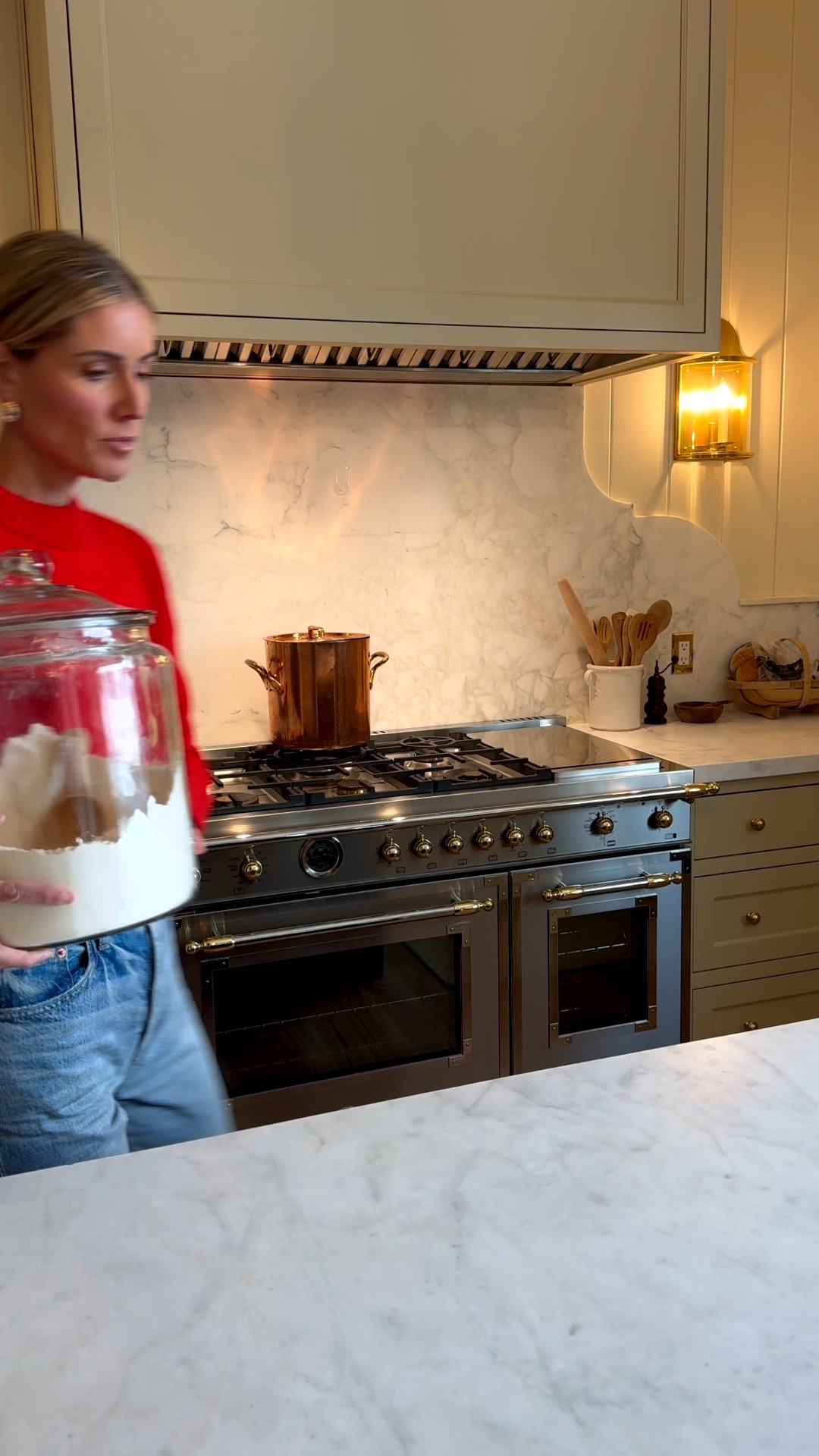 Something sweet for my valentines. Apron is old from William Sonoma but I linked everything else I could ❤️ wearing a small in the sweater. 