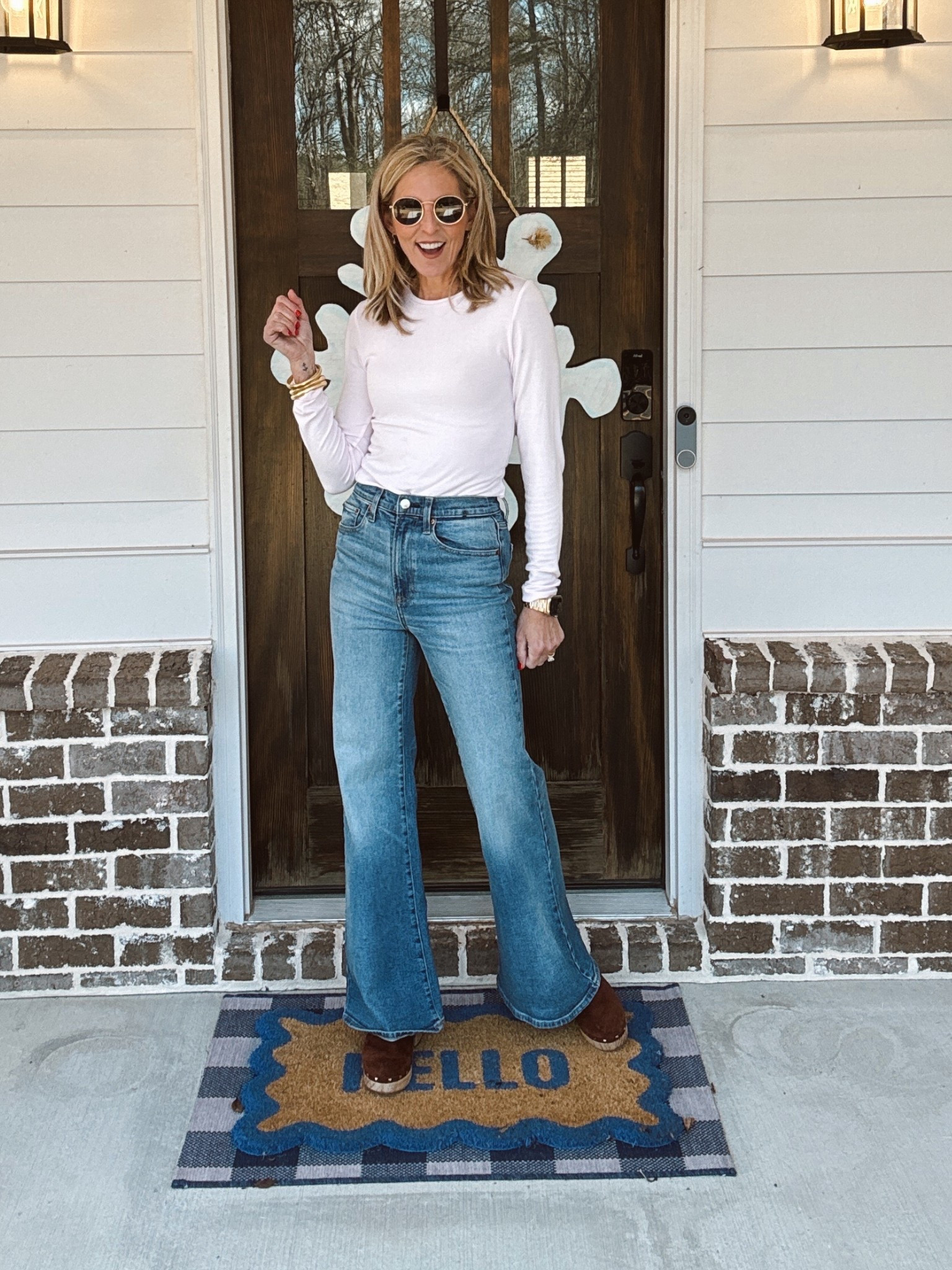 Target women’s high-rise 70s flare jeans in a medium wash give you vintage vibes into your denim collection. These denim jeans are tailored in a high-rise, flared silhouette if in between size size up, I am wearing a size 4… linked up so many options for tops to wear with these trending jeans 