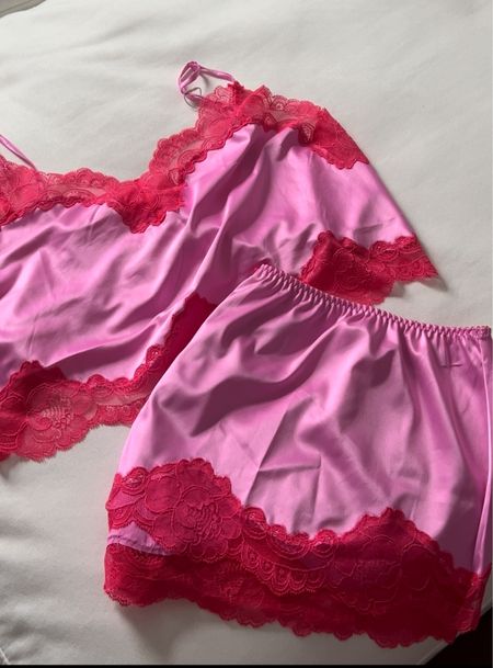 skims Valentine's Day pajamas, Valentine's Day gift ideas, pink pajamas

#LTKSeasonal #LTKfindsunder100 #LTKMostLoved