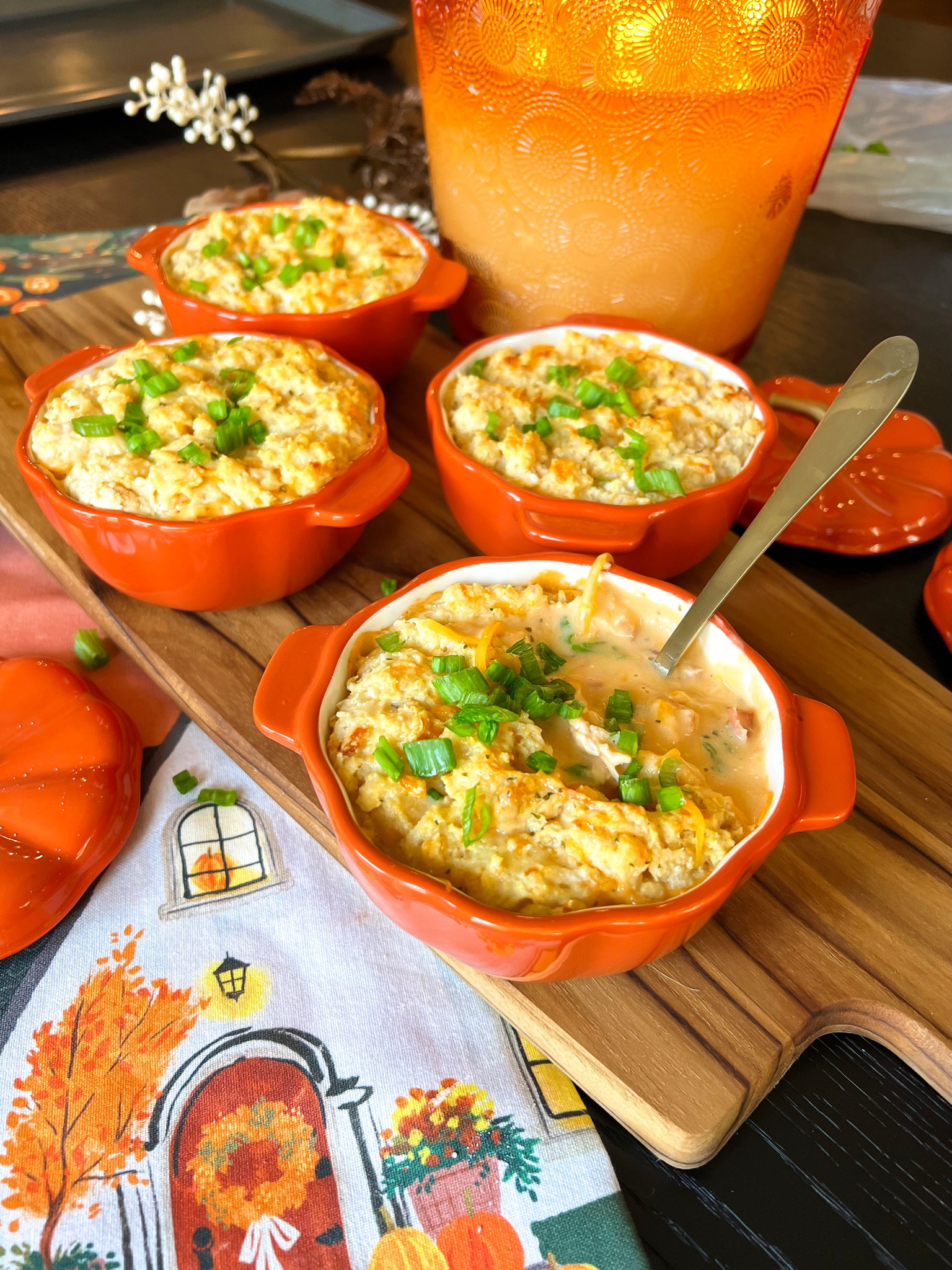 Mini pumpkin Dutch ovens. Pumpkin bakeware. Fall kitchen. 