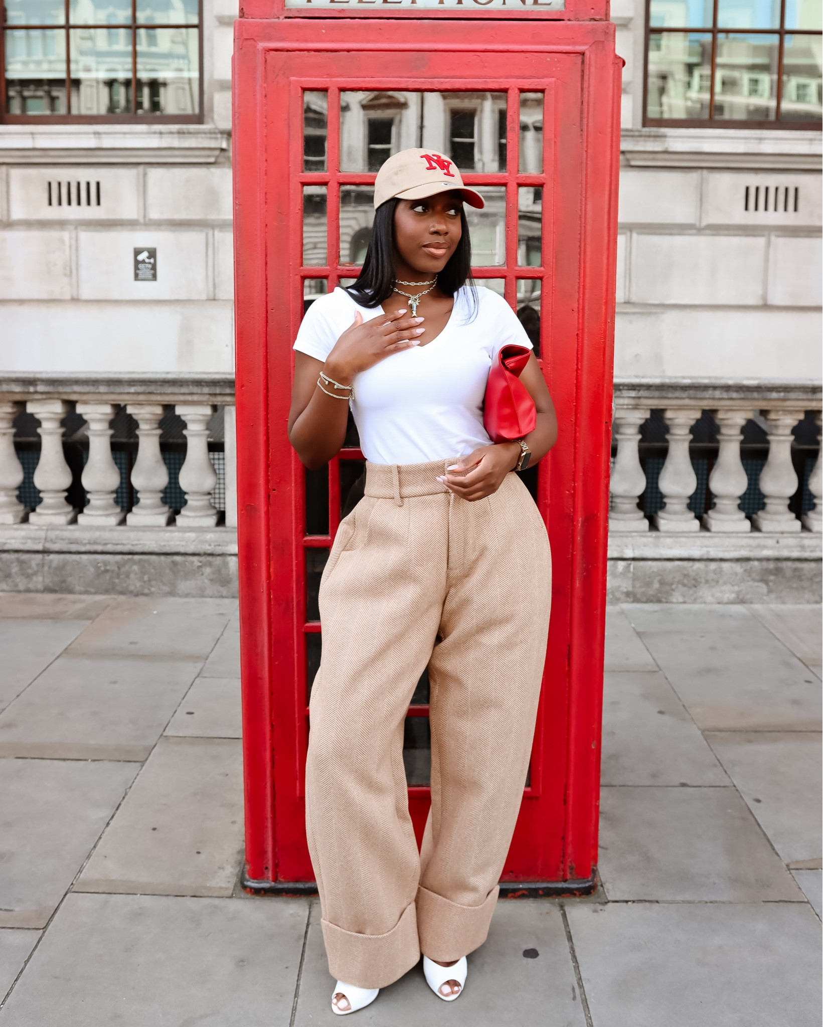 OOTD for day 2 in London 🇬🇧 pants are from Hanifa 

#LTKdayinmylife #LTKTravel #LTKootd