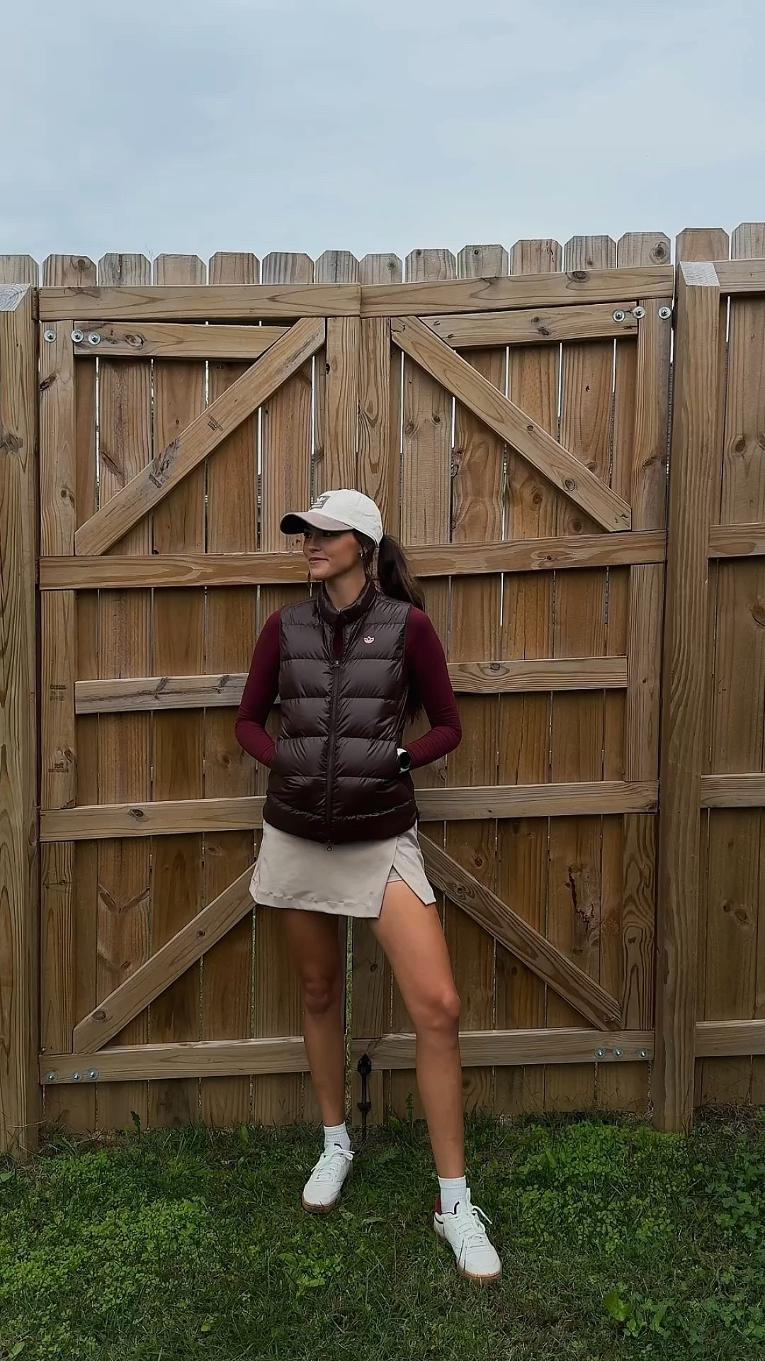 Comfy and functional fall outfit. Wearing a size small in everything and I am 5’11 / size 4 (hat is sold out but found one on eBay🥲 linked similar!!)