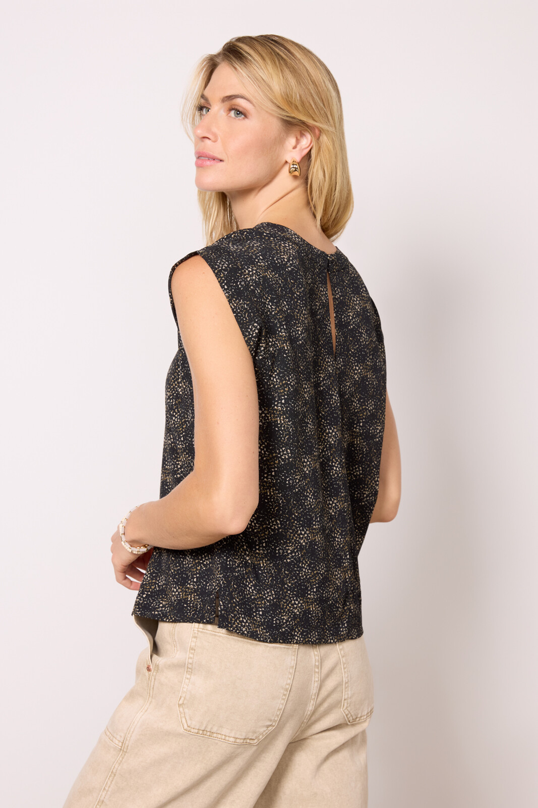 Mcclane Muscle Top | Evereve