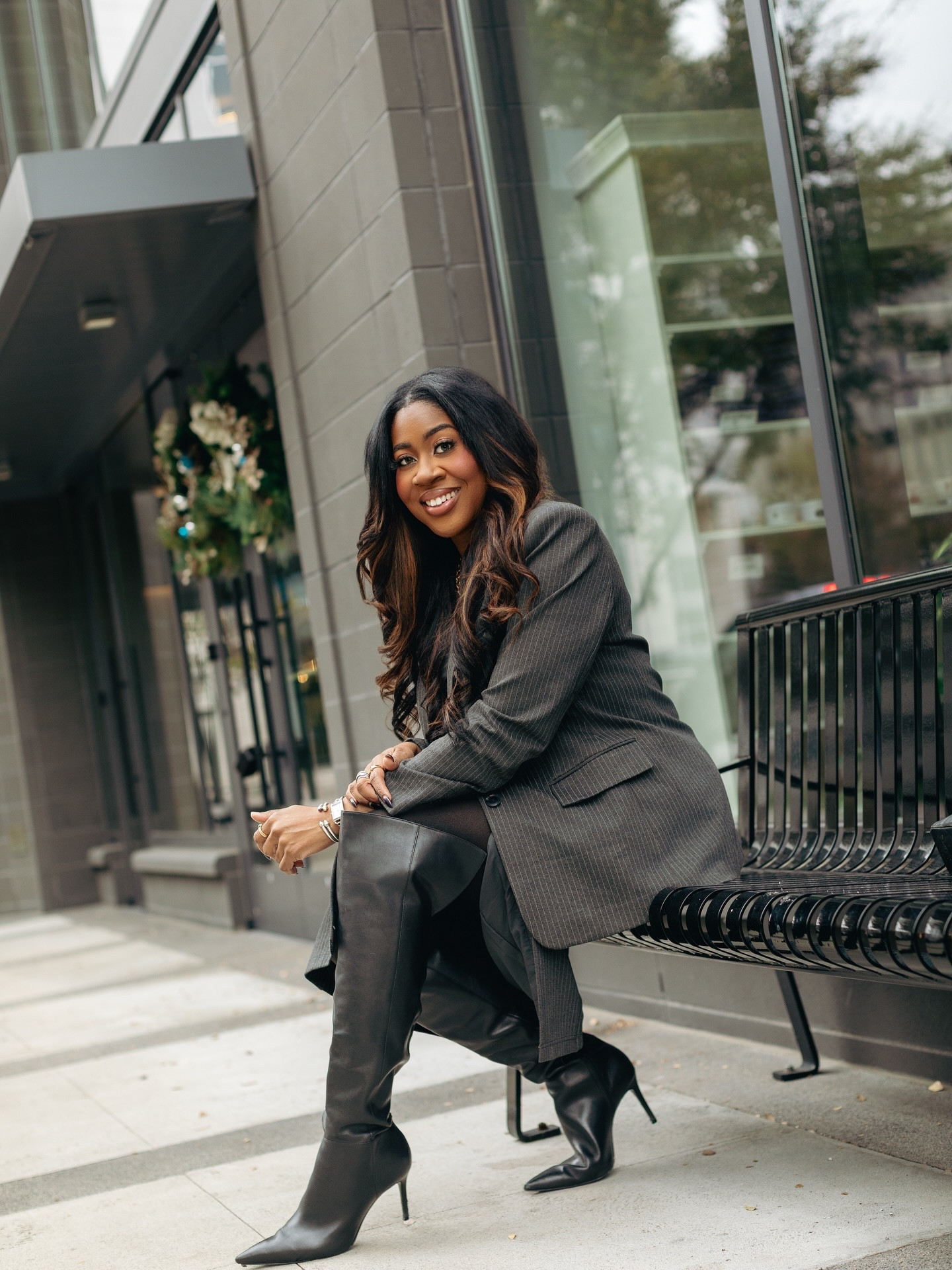 📌Building a work wardrobe is about more than simply getting dressed for the office. It’s about selecting pieces that feel special, feminine, and quietly powerful.
——
📌A well-tailored suit often does most of the talking — especially a pinstripe. Long associated with confidence and authority, the pattern carries a sense of structure and presence while still feeling elegant and modern when styled thoughtfully.
——
📌A classic pinstripe suit is one of the easiest ways to build a polished work wardrobe — the pattern naturally elongates the silhouette and instantly reads tailored.
——
📌When I curate a work wardrobe for my clients , I focus on three things ⬇️:
—
• Tailoring — a beautifully cut blazer instantly elevates the entire look. ✨
• Versatility — pieces that transition effortlessly from meetings to dinner.✨
• Affordability — polished workwear should feel within reach.✨
——
📌This pinstripe blazer + column skirt moment is from @loft , a reminder that thoughtful tailoring and classic details can create a work wardrobe that feels both powerful and beautifully feminine.
——
📌✨Because the right workwear doesn’t just look polished — it changes the way you walk into the room.
——
Let’s Chat 💬:Do you prefer a structured suit or a soft tailored look for work?
——
P.S You’re doing great girl & I’m here to help you with style if you need me! •XoXo, Ashley Marie 💋 • 
——
📸: @faithaustin.jpg 
💄: @tamgeeartistrystudio 
——
#workwearforwomen #LoveLOFT #wardrobemusthaves #ᴘᴇʀsᴏɴᴀʟsᴛʏʟɪsᴛ #loftstyle