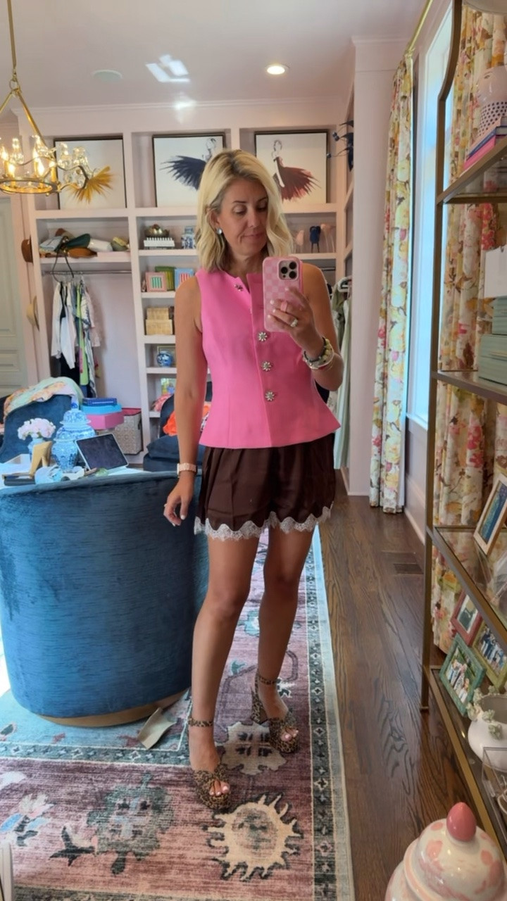 I wasn’t sure about the lace trimmed shorts, but I found a pair I love and paired with this structured top….yes! 

Top - 2 
Shorts - small 
Heels - 8 

CODES:
Boden - HHCX
Allie + Bess - Catherine20

#LTKdayinmylife #LTKootd #LTKmomlife