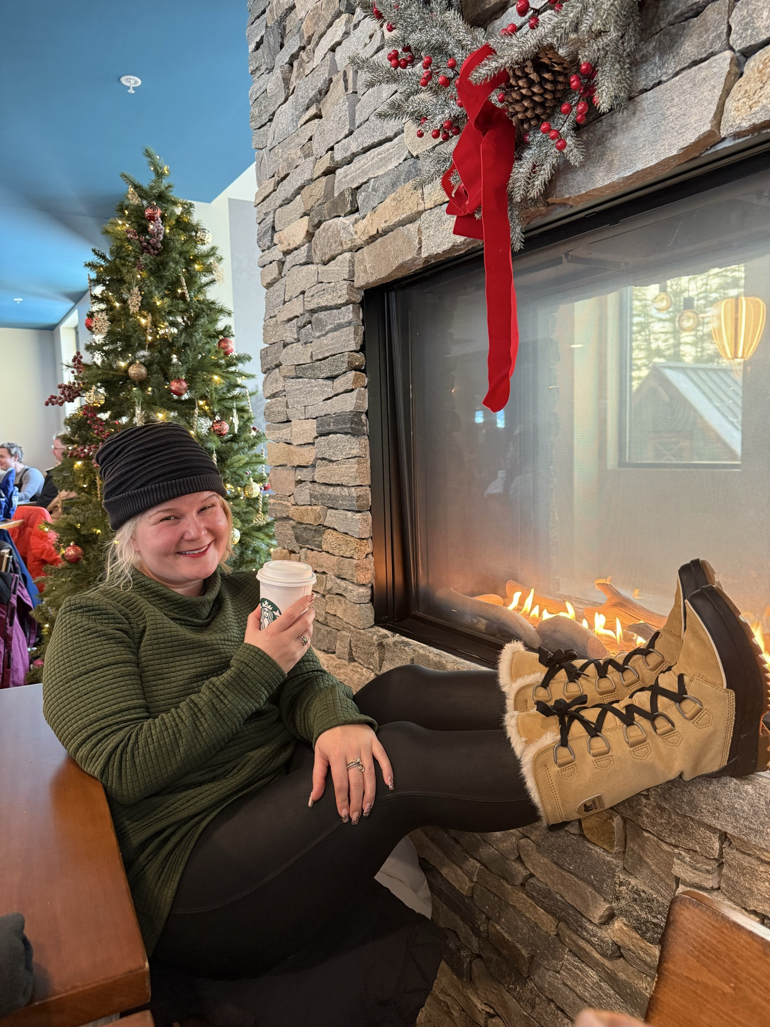 Warming up! Thank god for my Lululemon, Dudley Stephens, and sorels, to keep me warm on the mountain!💗

#LTKPetite #LTKActive #LTKdayinmylife